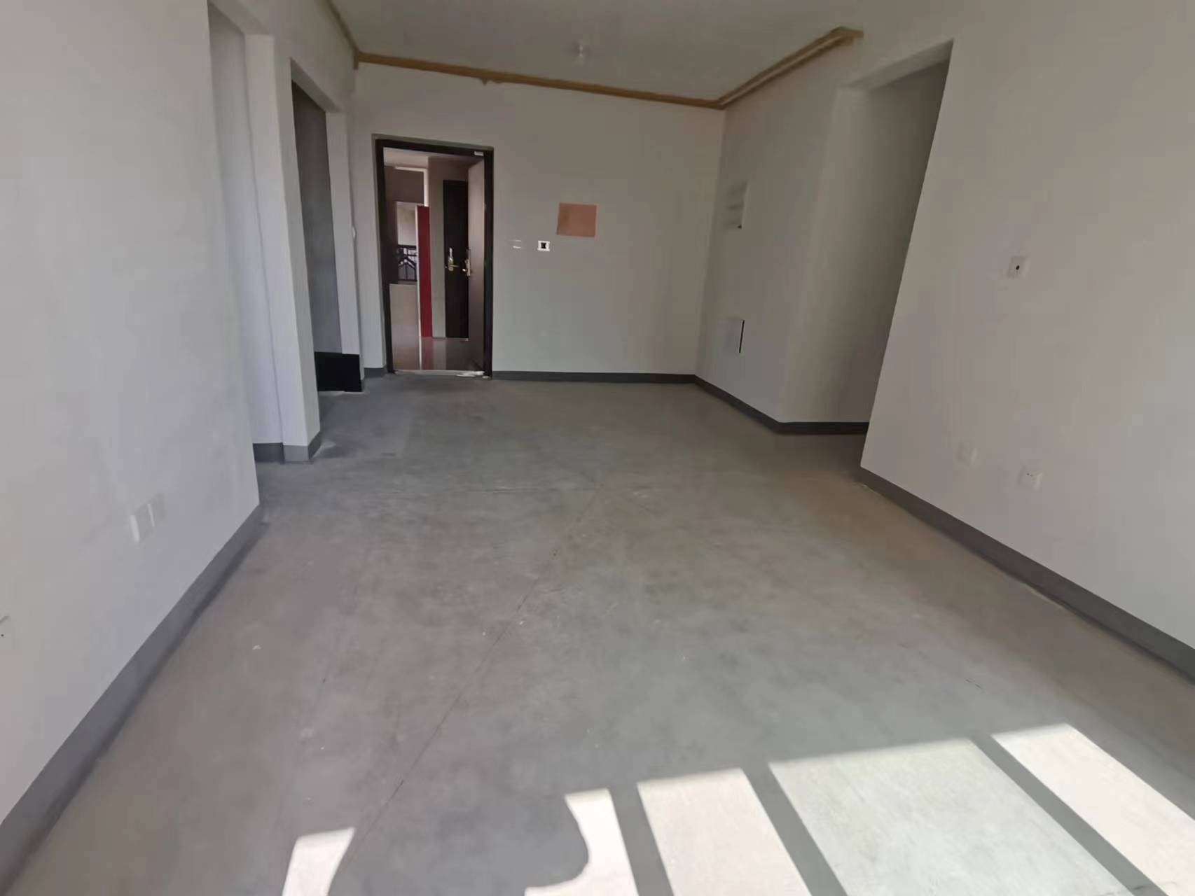 招商新城雍景湾 3室2厅1卫 93m²