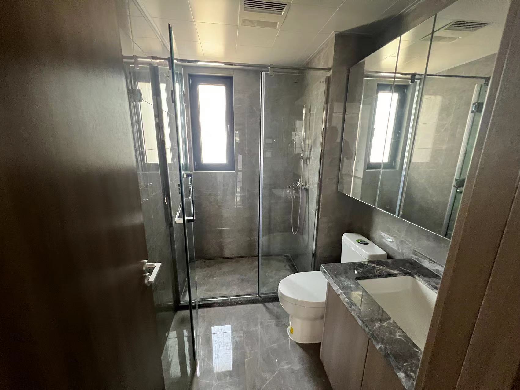 卓越华宸世纪025地块 3室2厅2卫 102m&sup2;