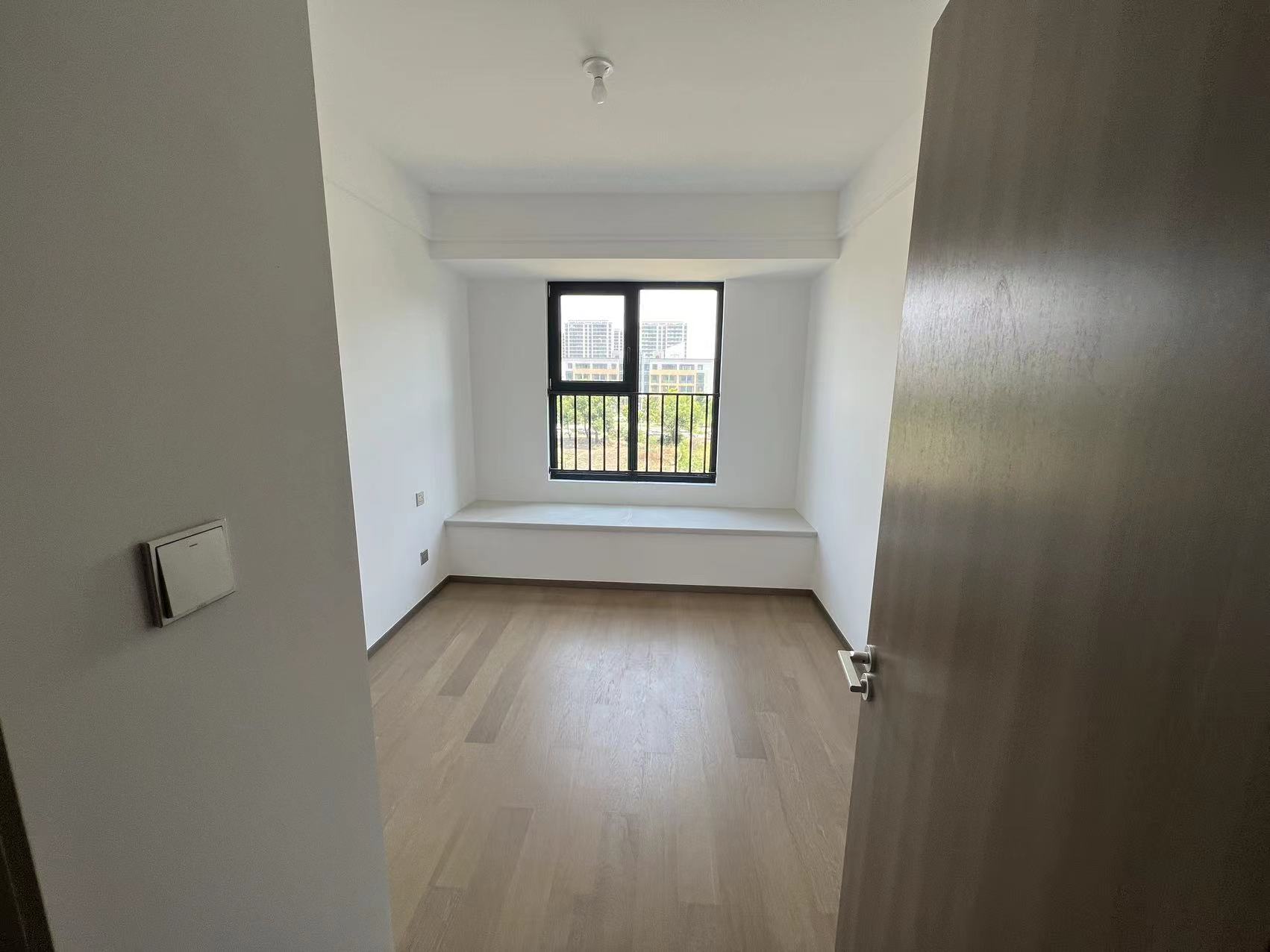 卓越华宸世纪025地块 3室2厅2卫 102m&sup2;