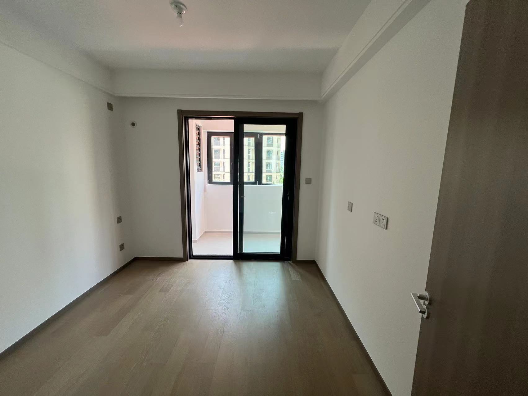 卓越华宸世纪025地块 3室2厅2卫 102m&sup2;
