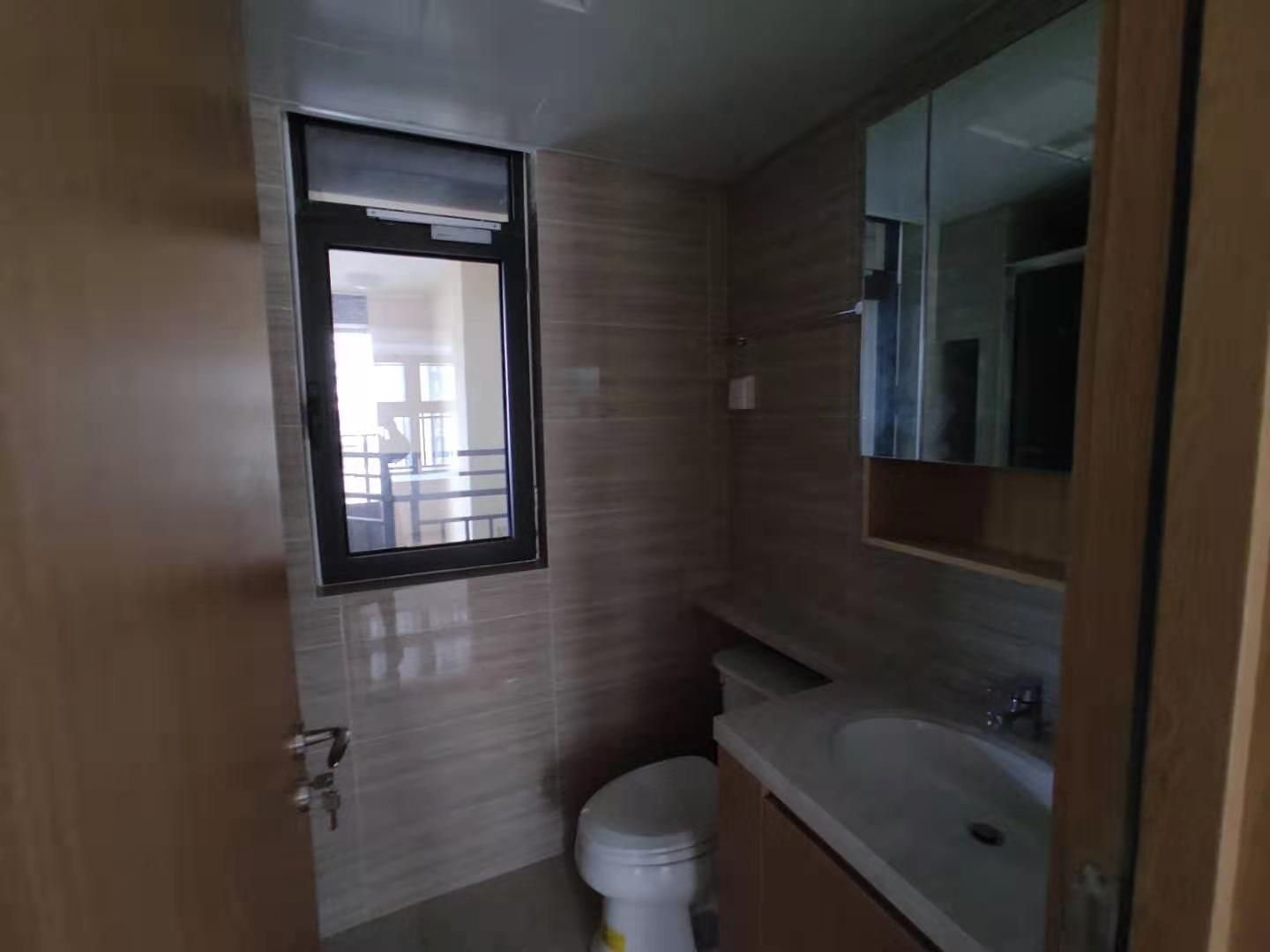 绿地新里城 3室2厅1卫 91m&sup2;