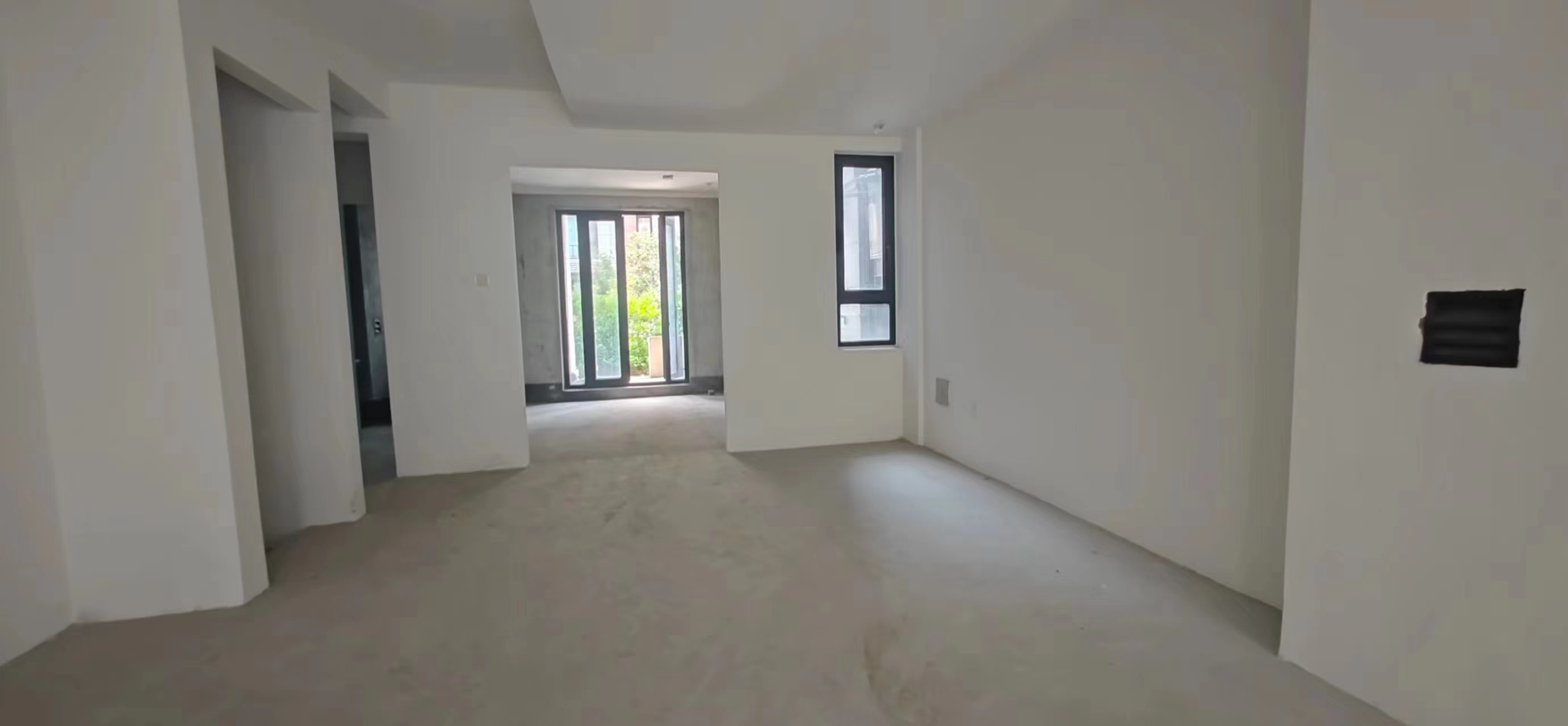 山水壹号 4室2厅3卫 270m²