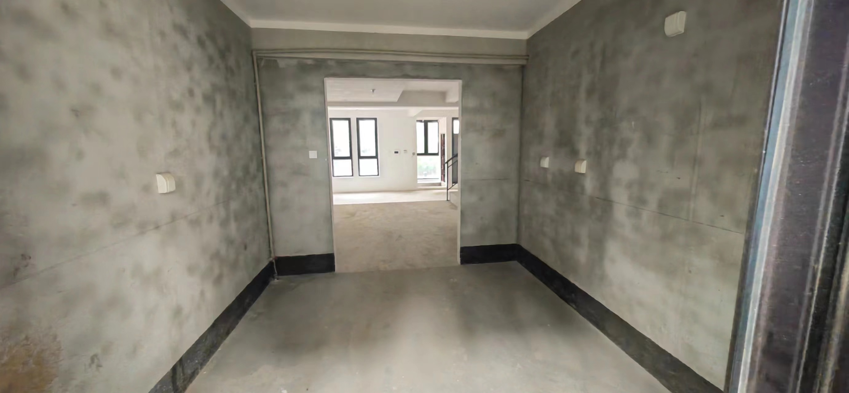 山水壹号 4室2厅3卫 270m&sup2;