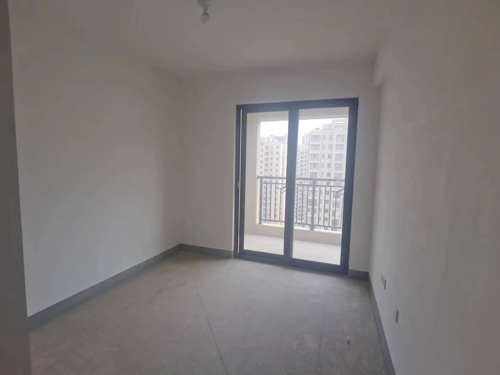 招商新城雍景湾 3室2厅1卫 92m&sup2;