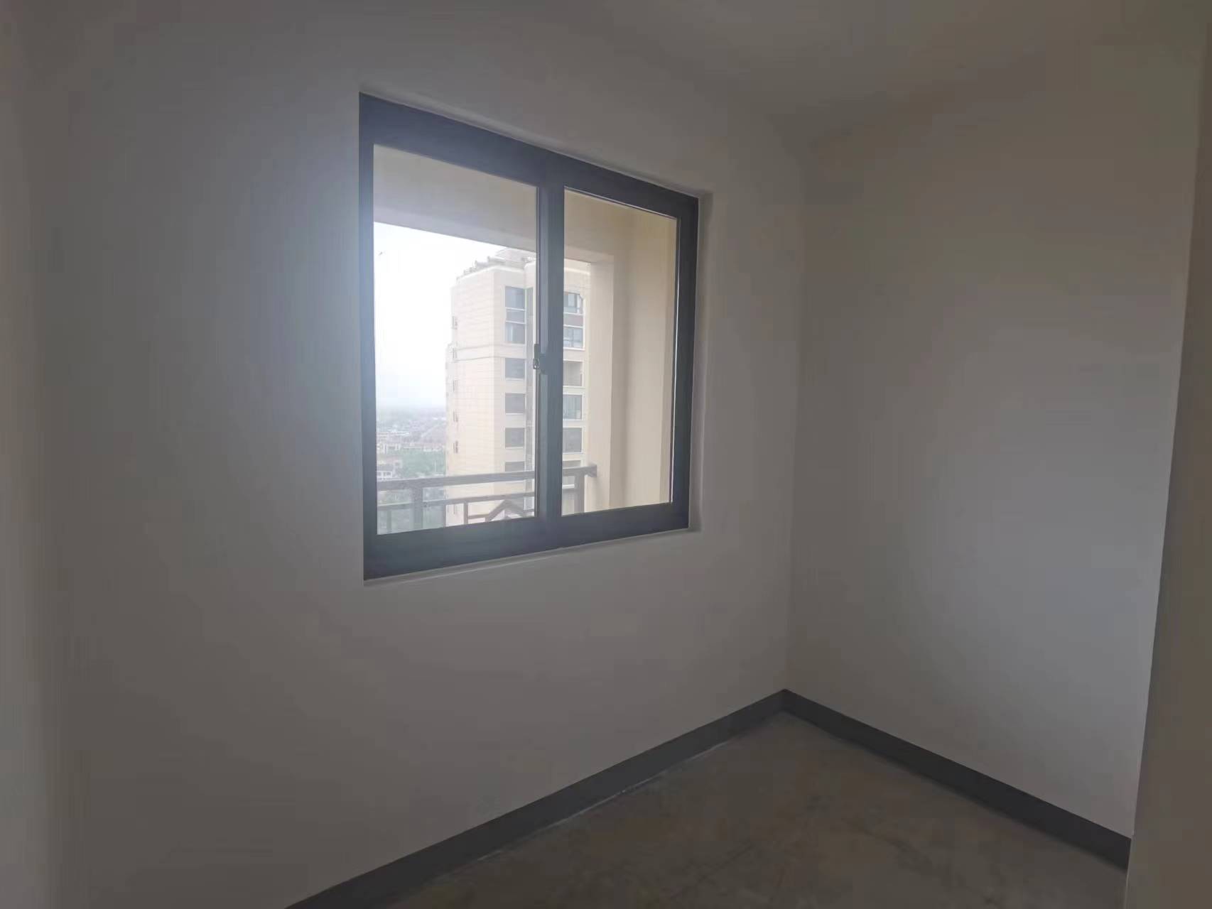 招商新城雍景湾 3室2厅1卫 92m&sup2;