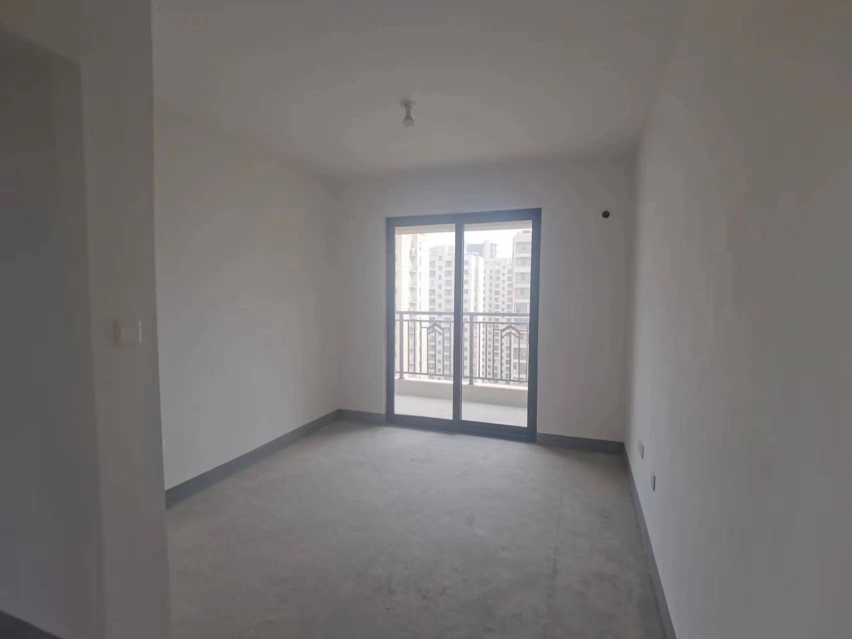 招商新城雍景湾 3室2厅1卫 92m&sup2;