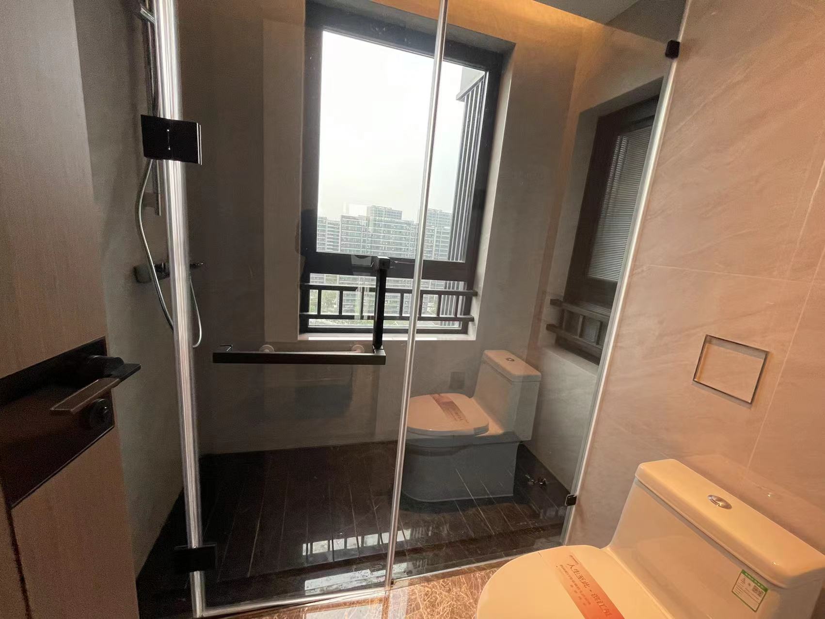 滨江玺 4室2厅2卫 189m&sup2;