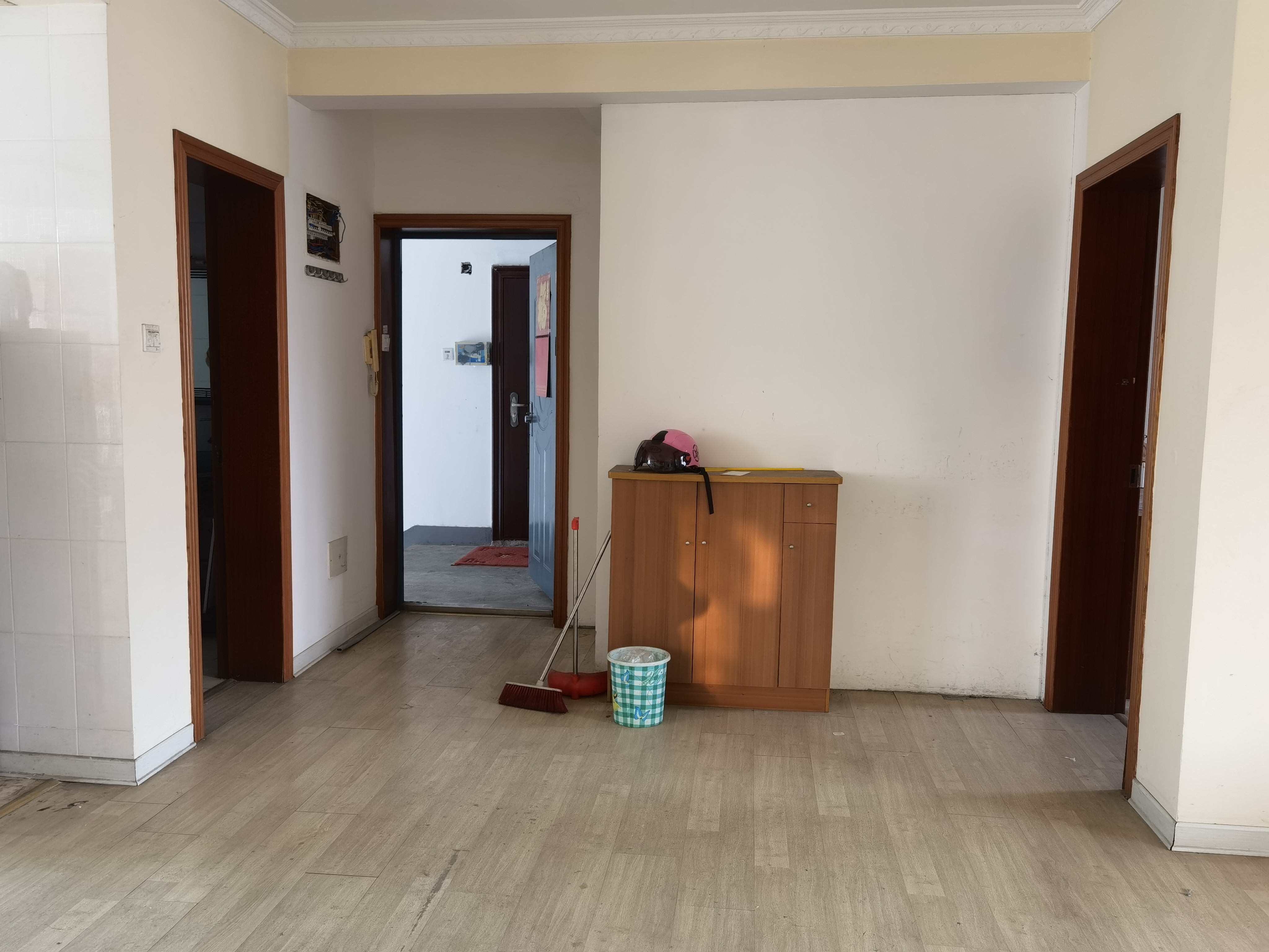 新开苑东区 4室2厅2卫 144m&sup2;