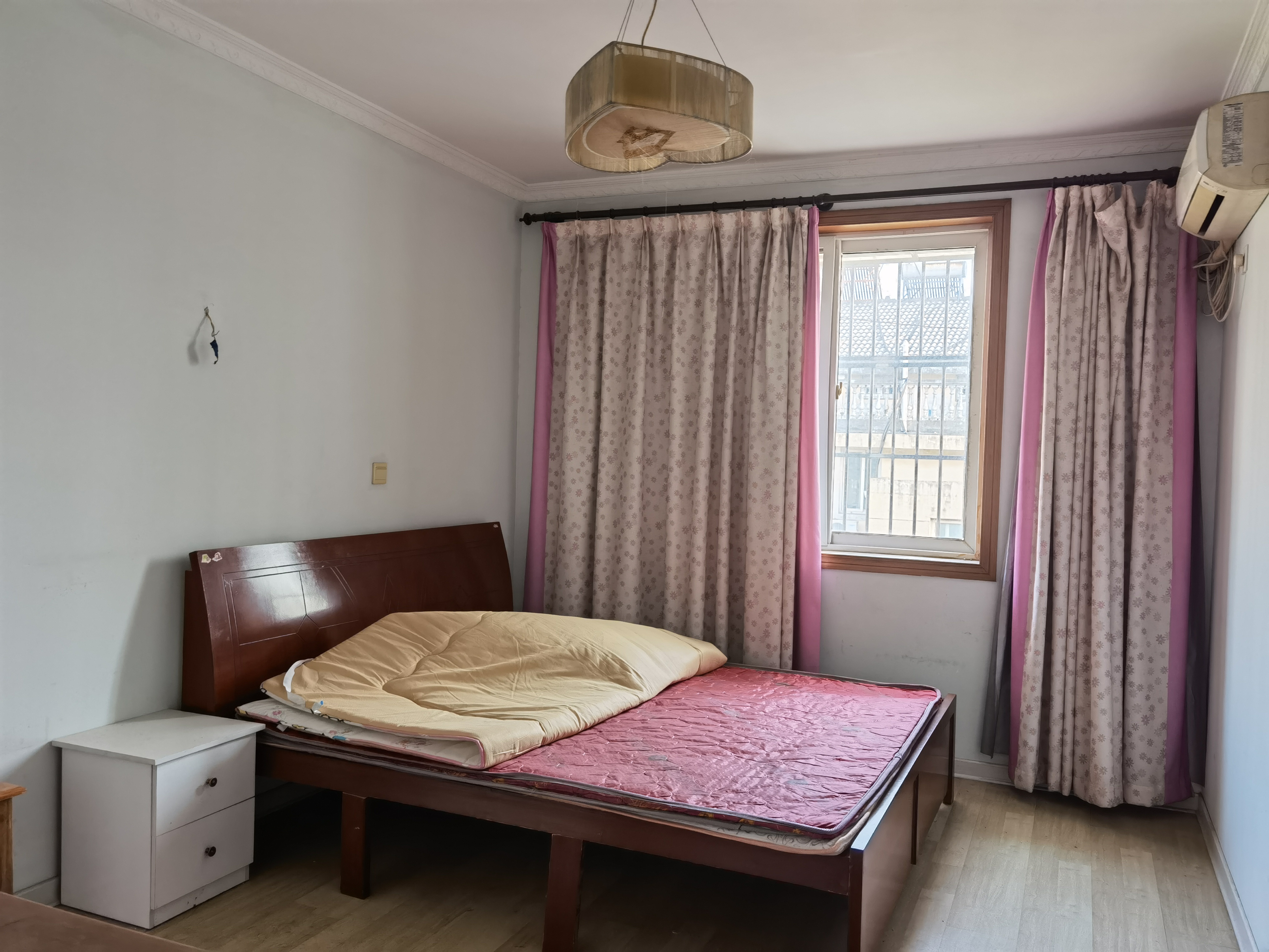 新开苑东区 4室2厅2卫 144m&sup2;