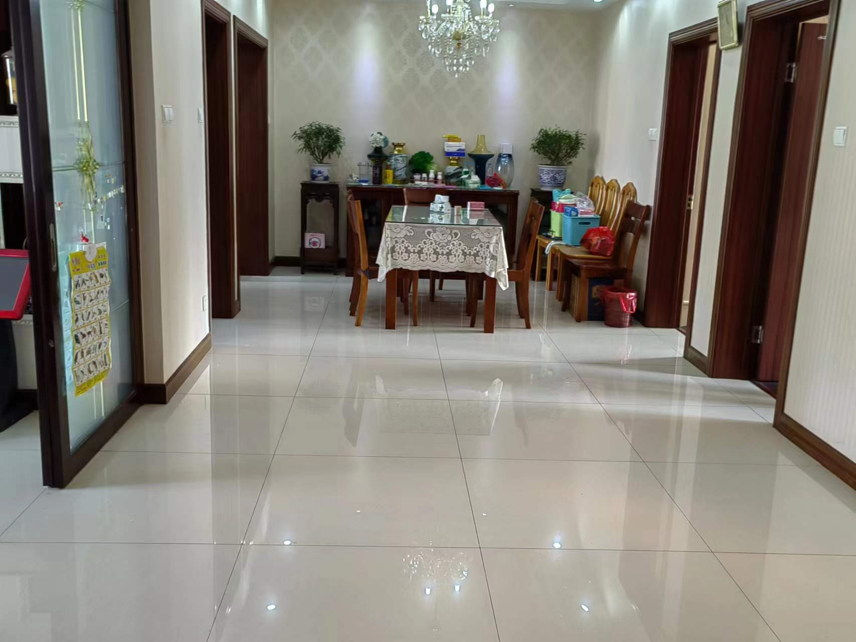 南方公寓 3室2厅1卫 143m&sup2;