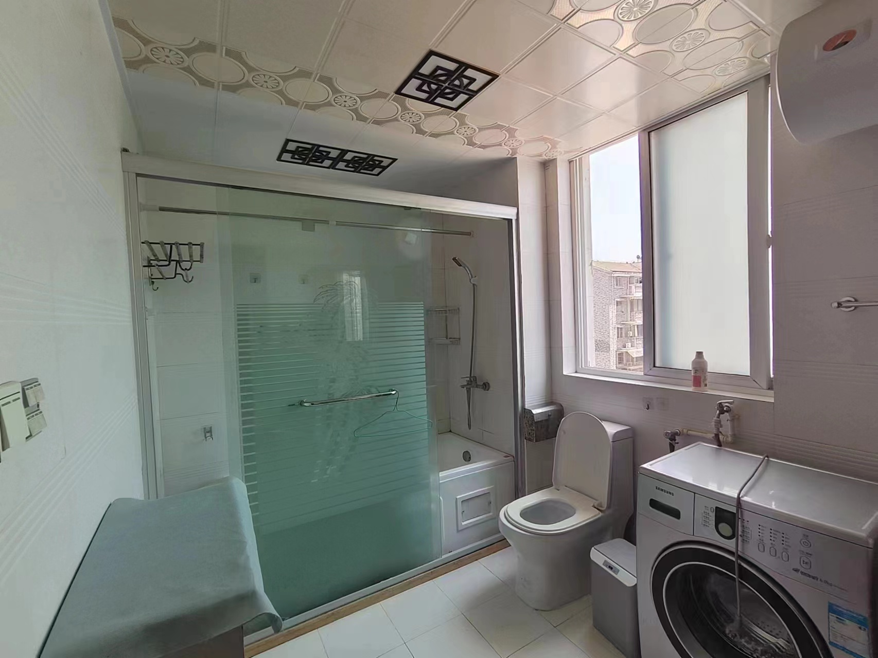华山花苑四期 3室2厅2卫 130m&sup2;