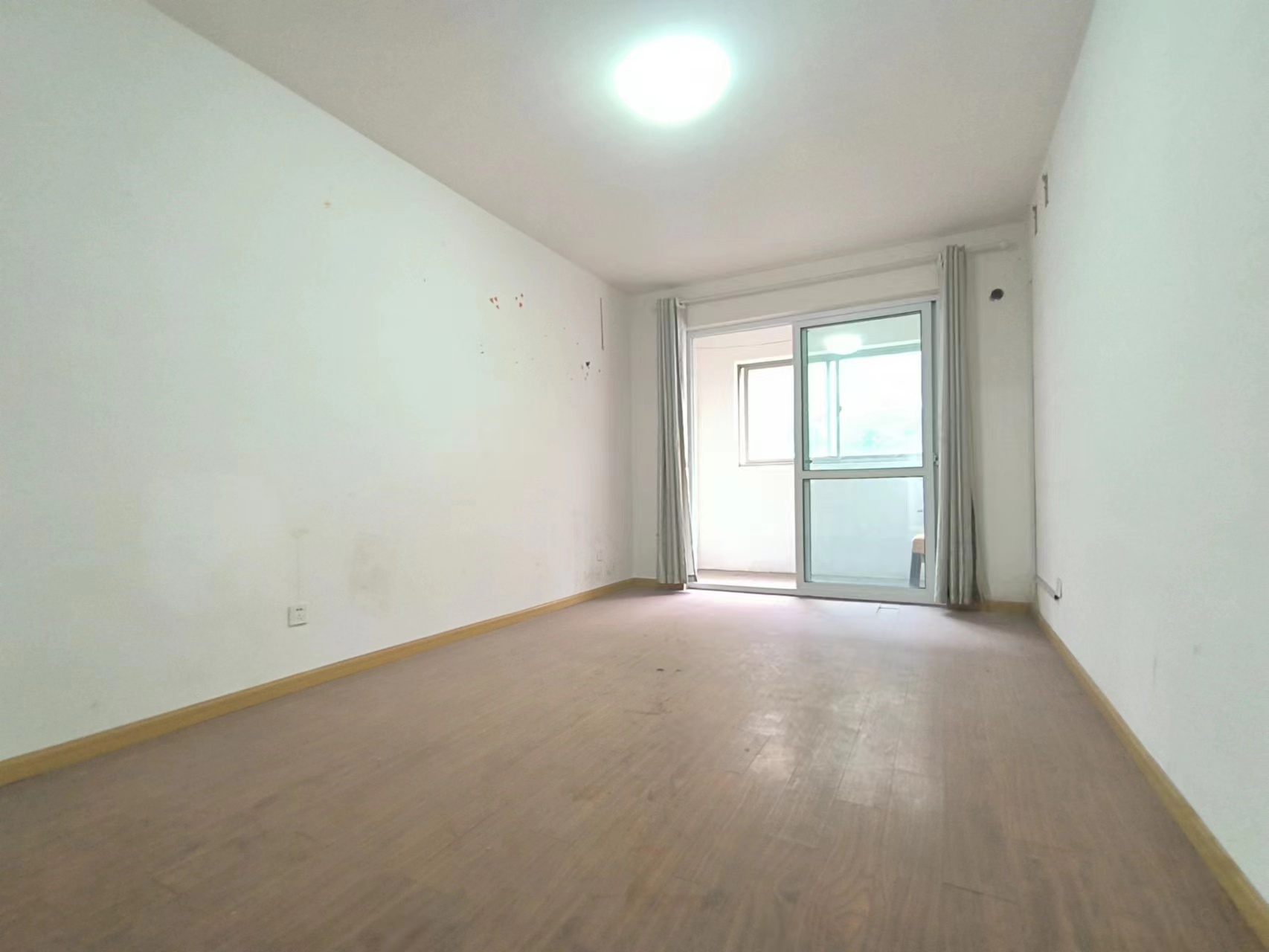世濠花园 4室2厅2卫 134.00m&sup2;