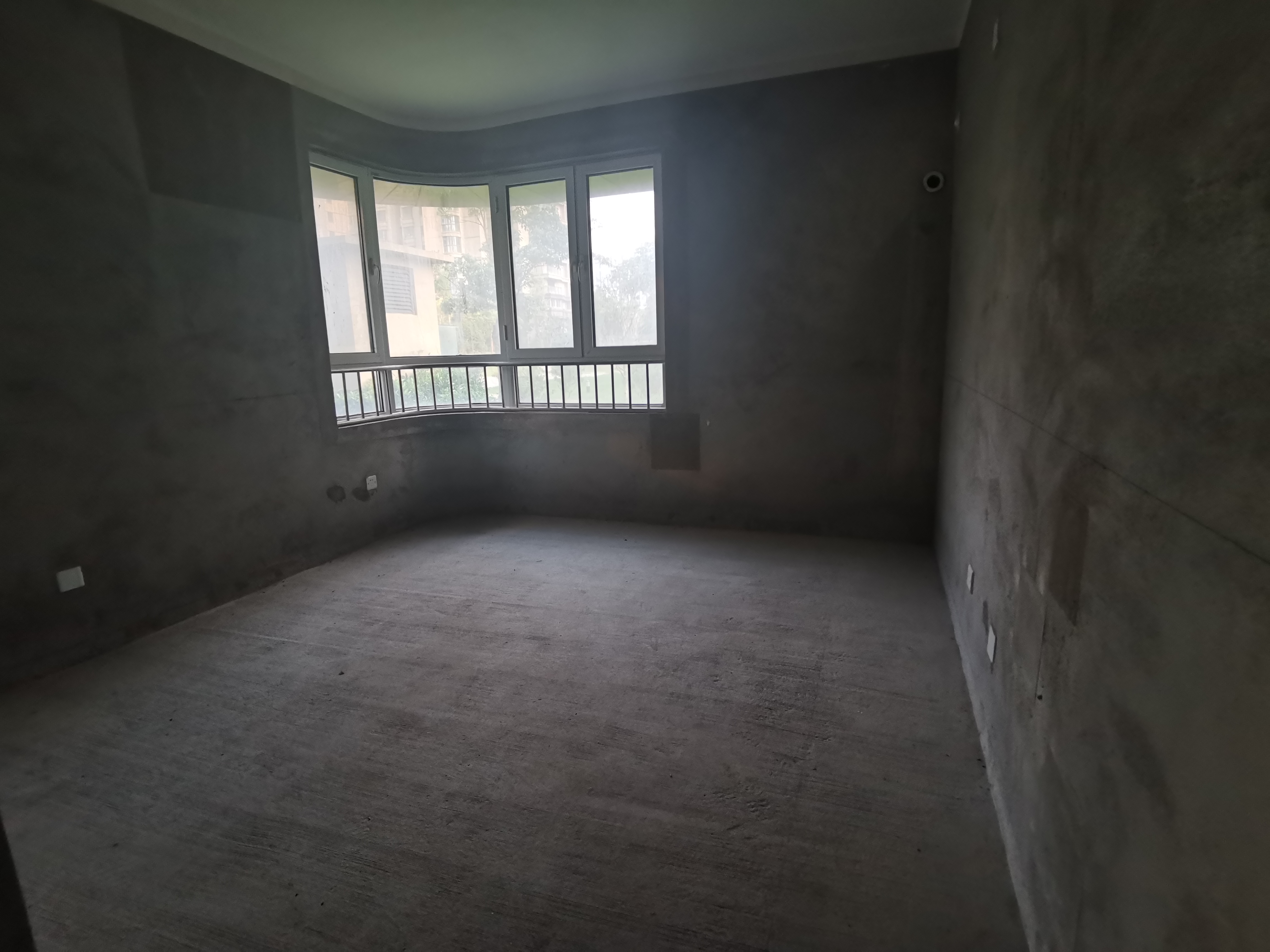 富都豪园 4室2厅2卫 143m&sup2;