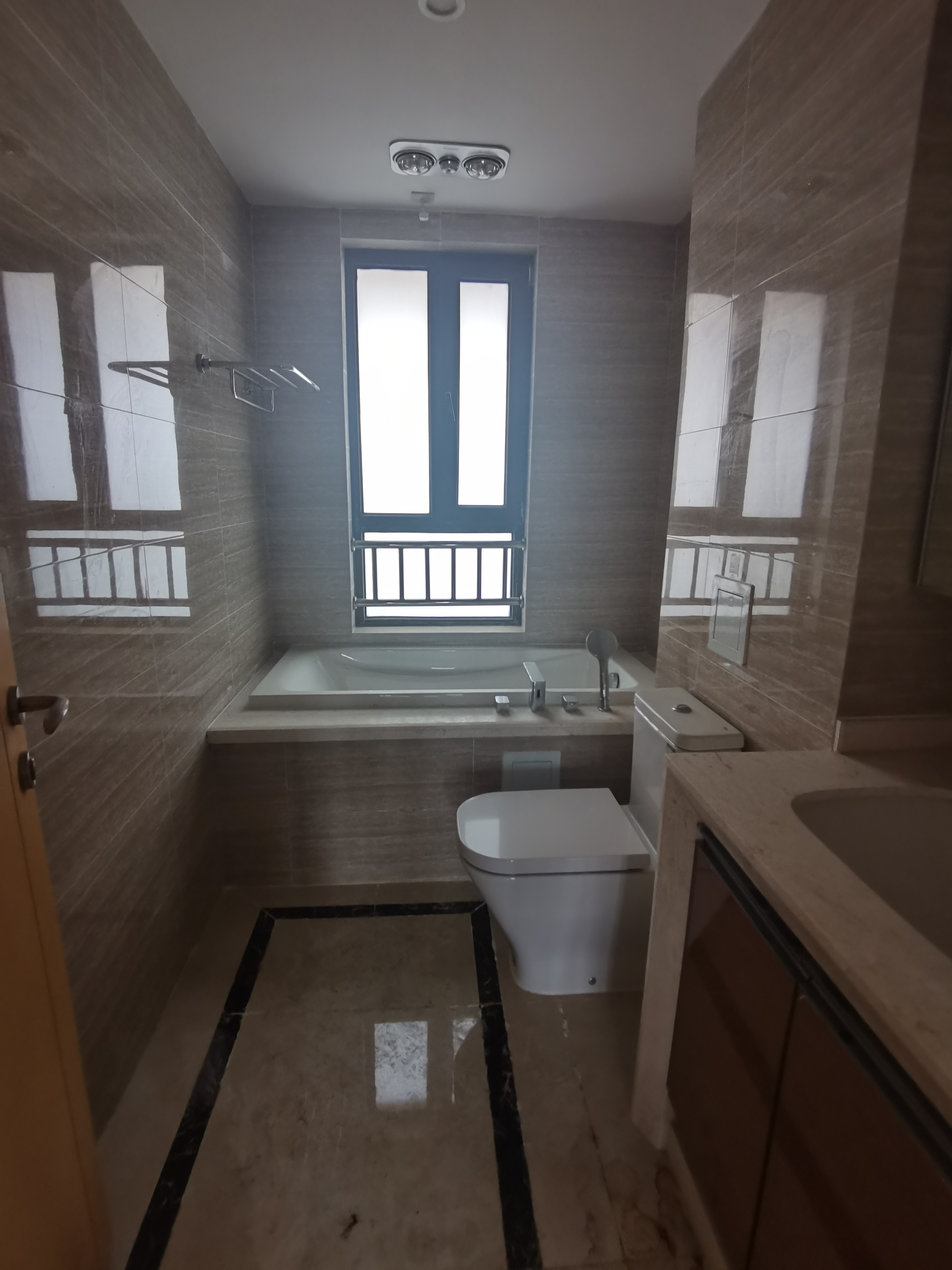富力院士廷 3室2厅2卫 109m&sup2;