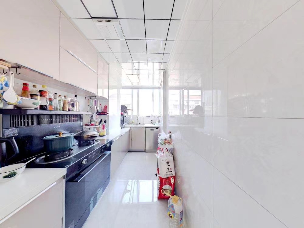 三里墩花苑四期 3室2厅2卫 80m&sup2;