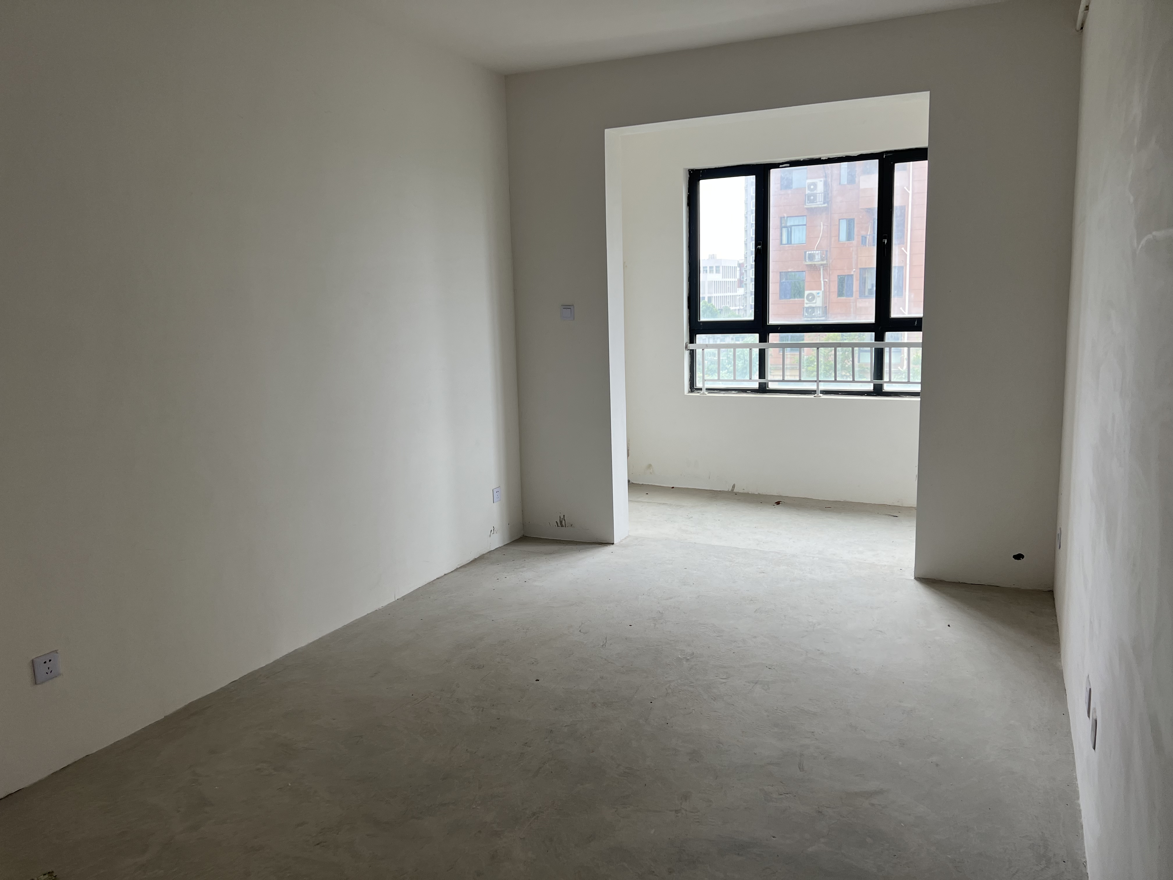 华山花苑六期 2室2厅1卫 75m²