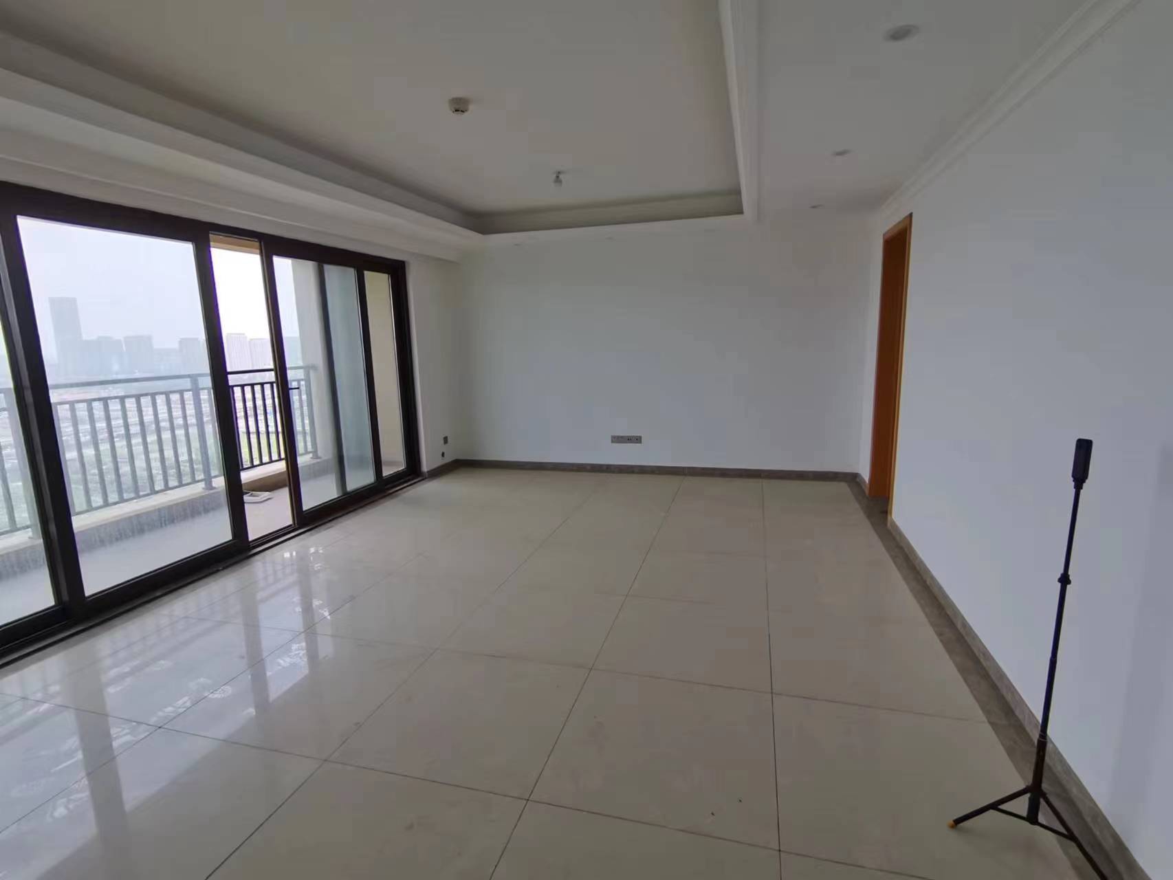 富力院士廷 4室2厅2卫 171m&sup2;