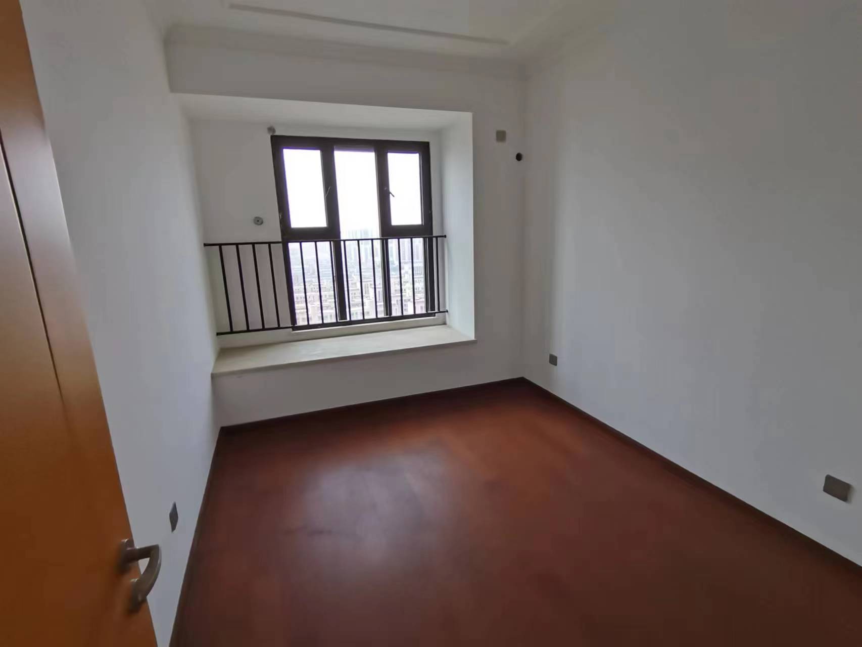 富力院士廷 4室2厅2卫 171m&sup2;