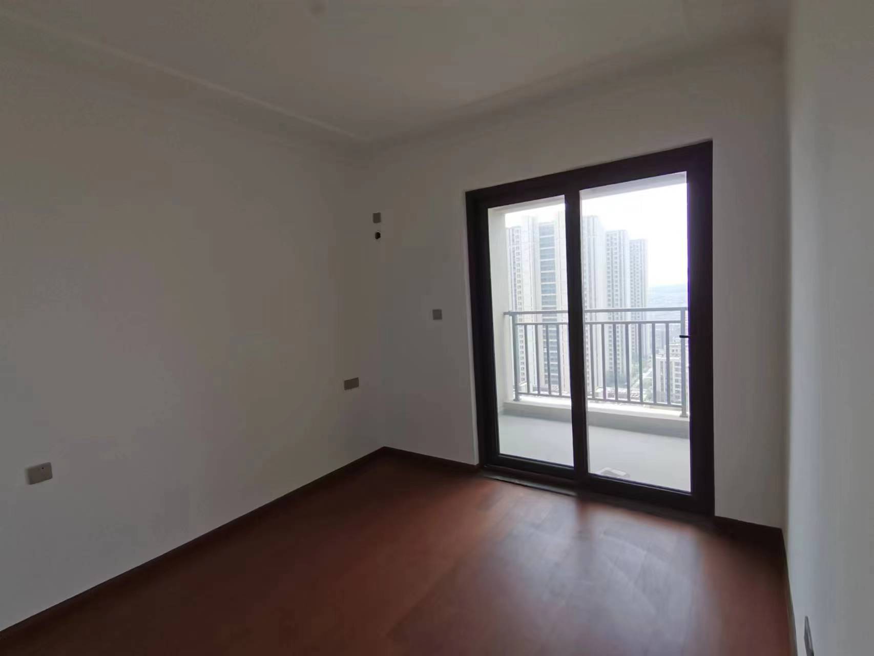 富力院士廷 4室2厅2卫 171m&sup2;