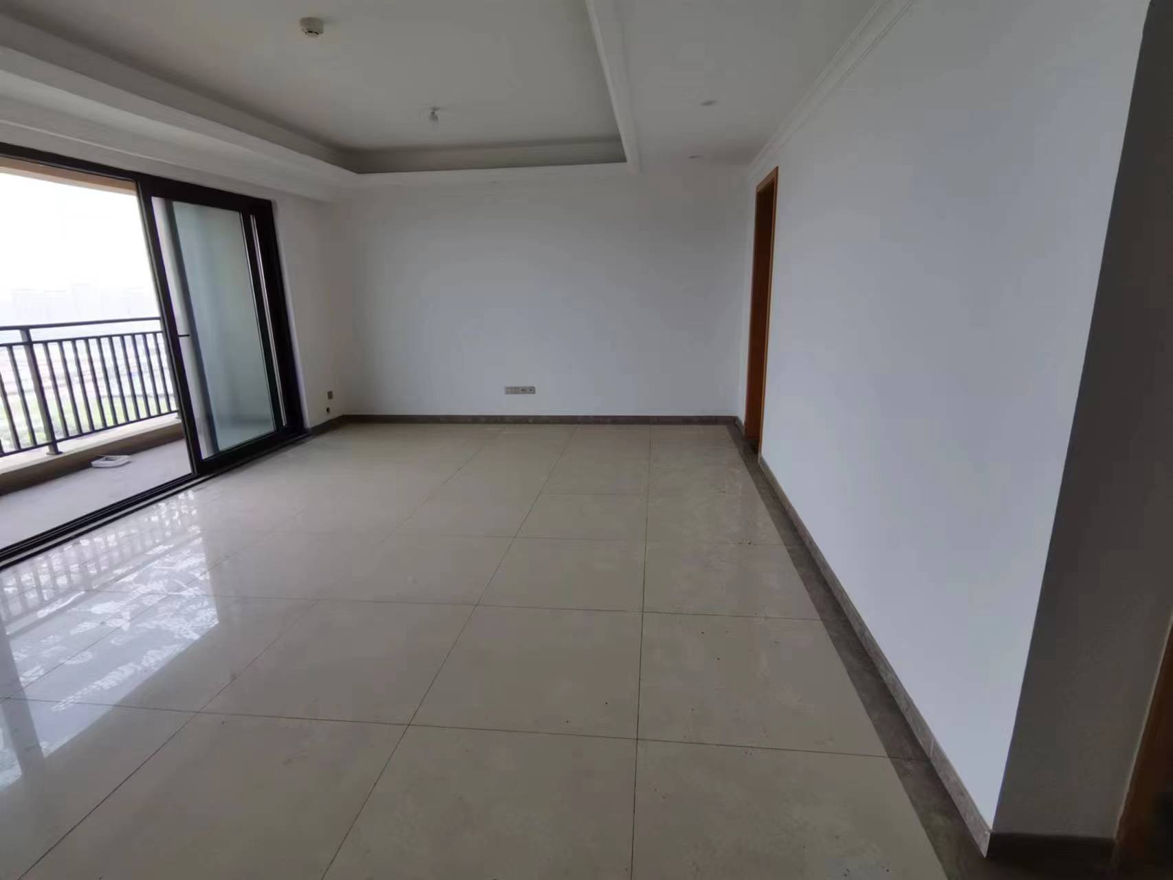 富力院士廷 4室2厅2卫 171m&sup2;