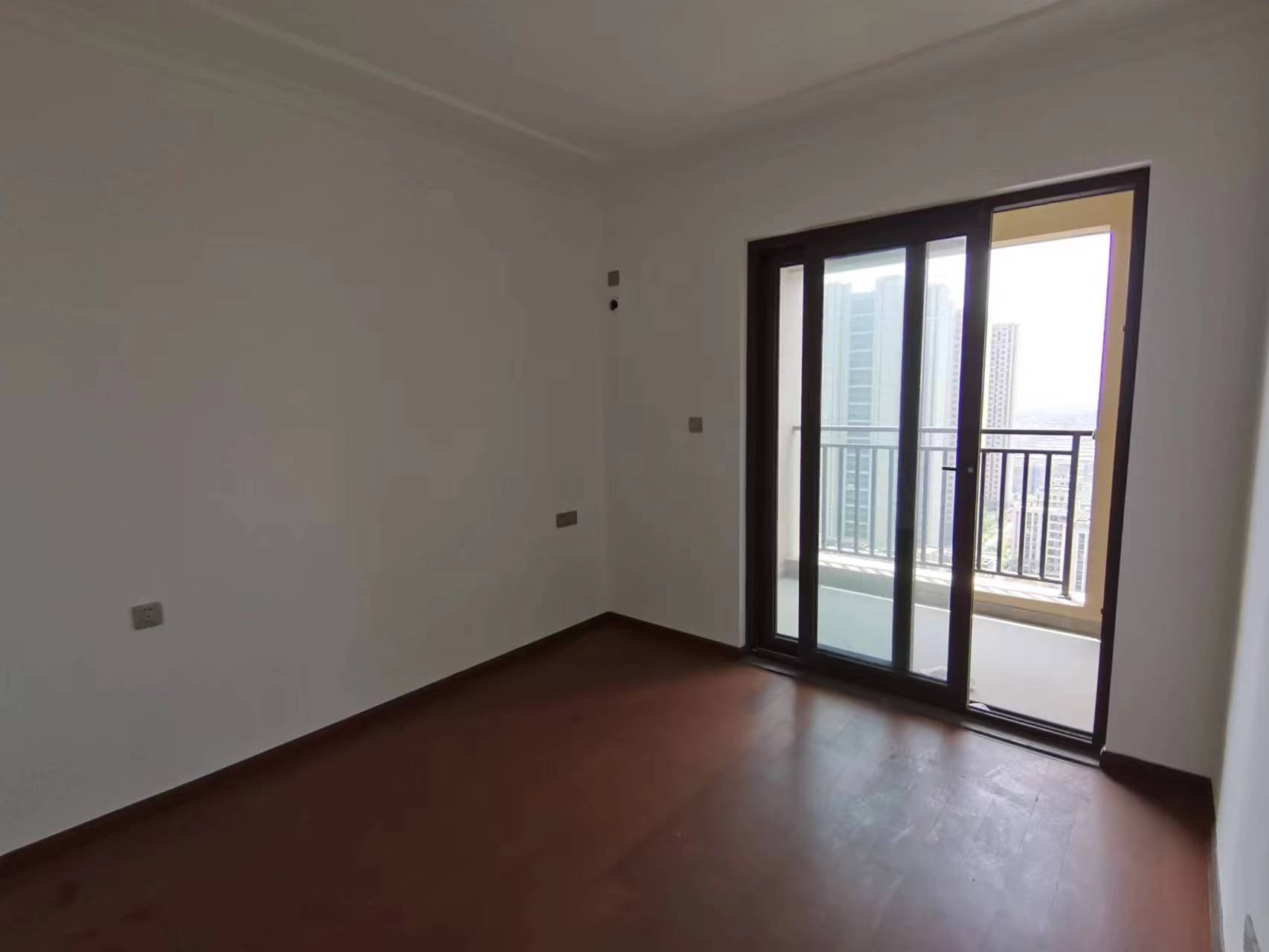 富力院士廷 4室2厅2卫 171m&sup2;