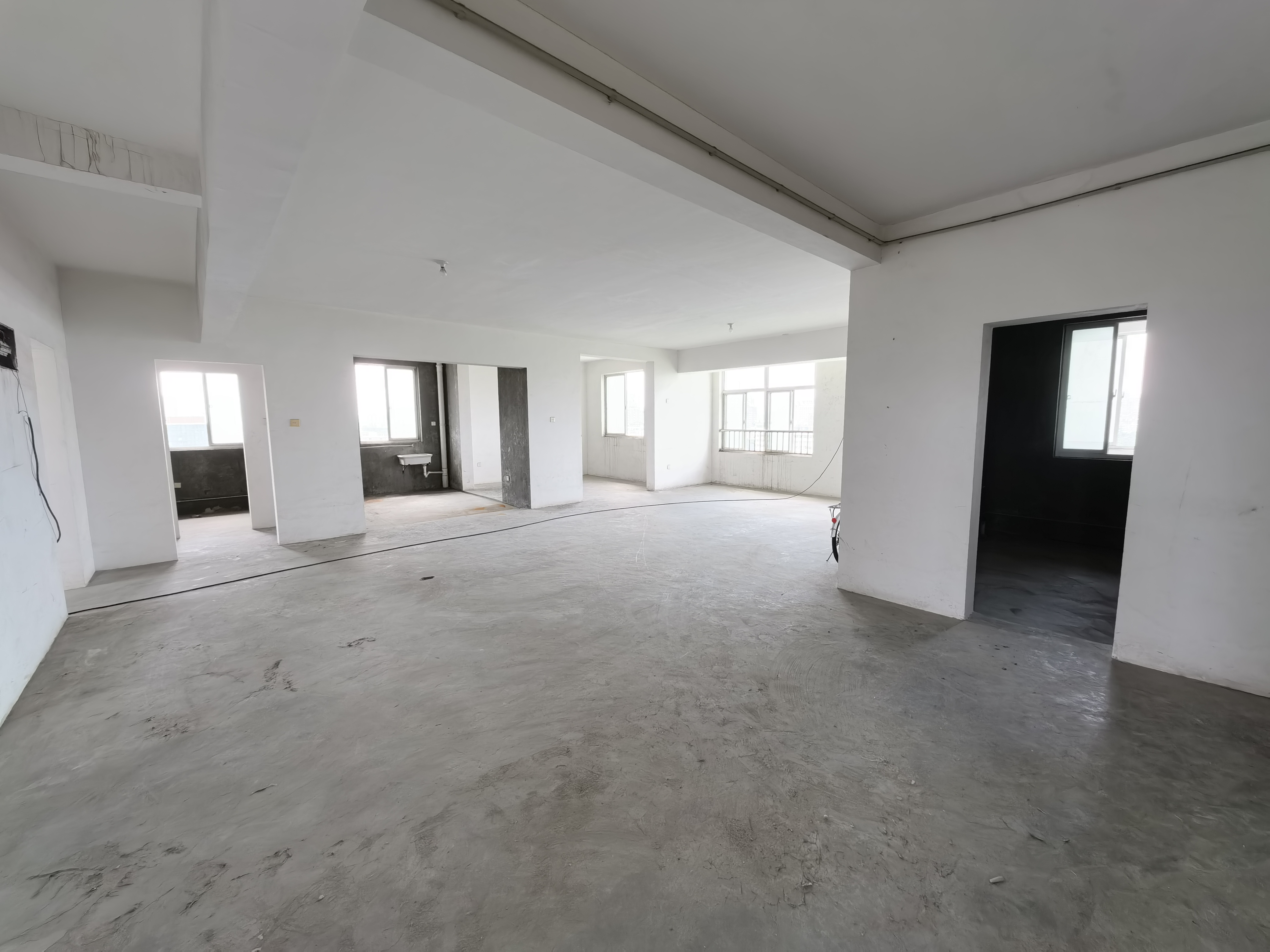 启秀花园 4室1厅2卫 212m&sup2;