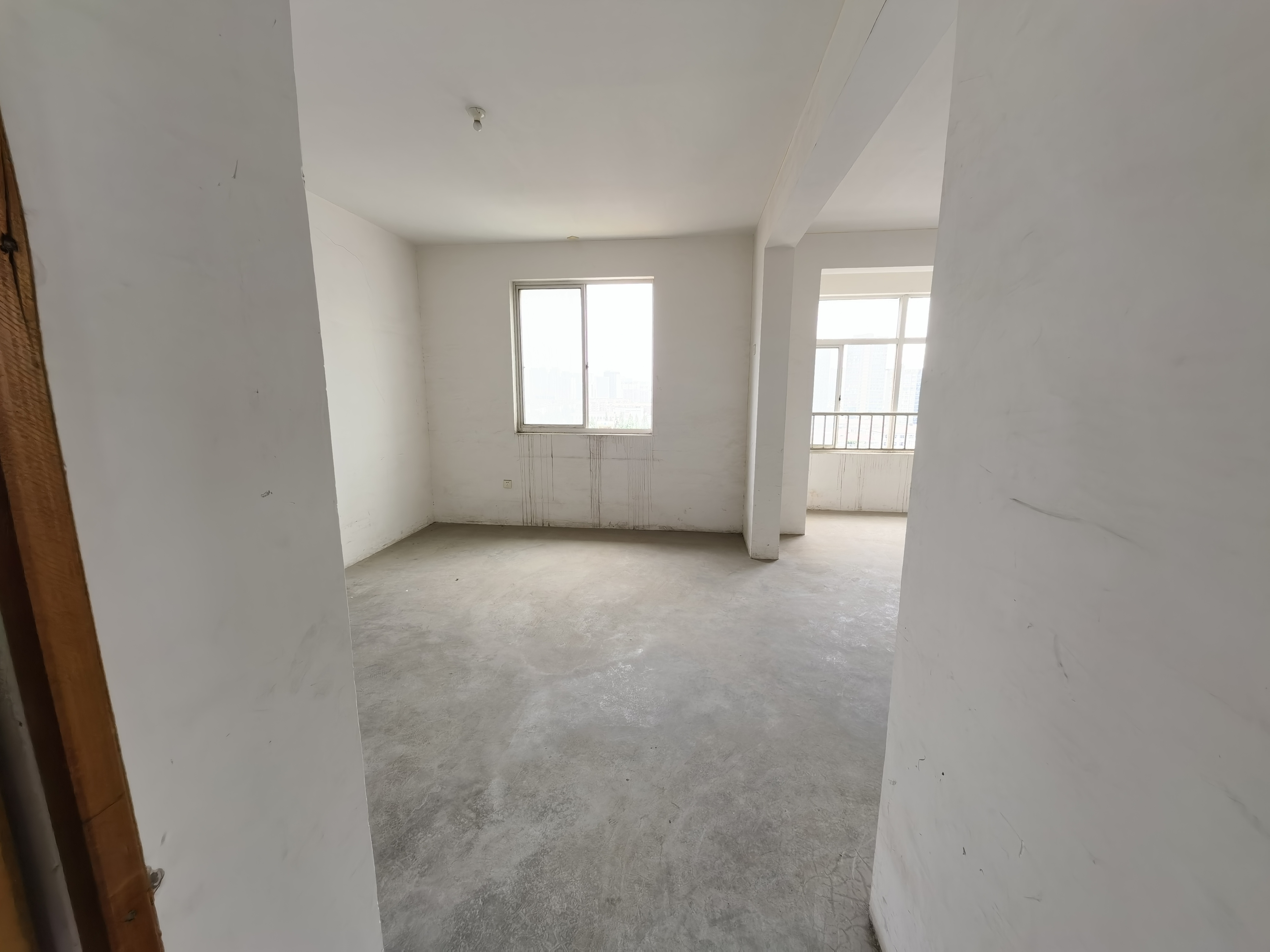 启秀花园 4室1厅2卫 212m&sup2;
