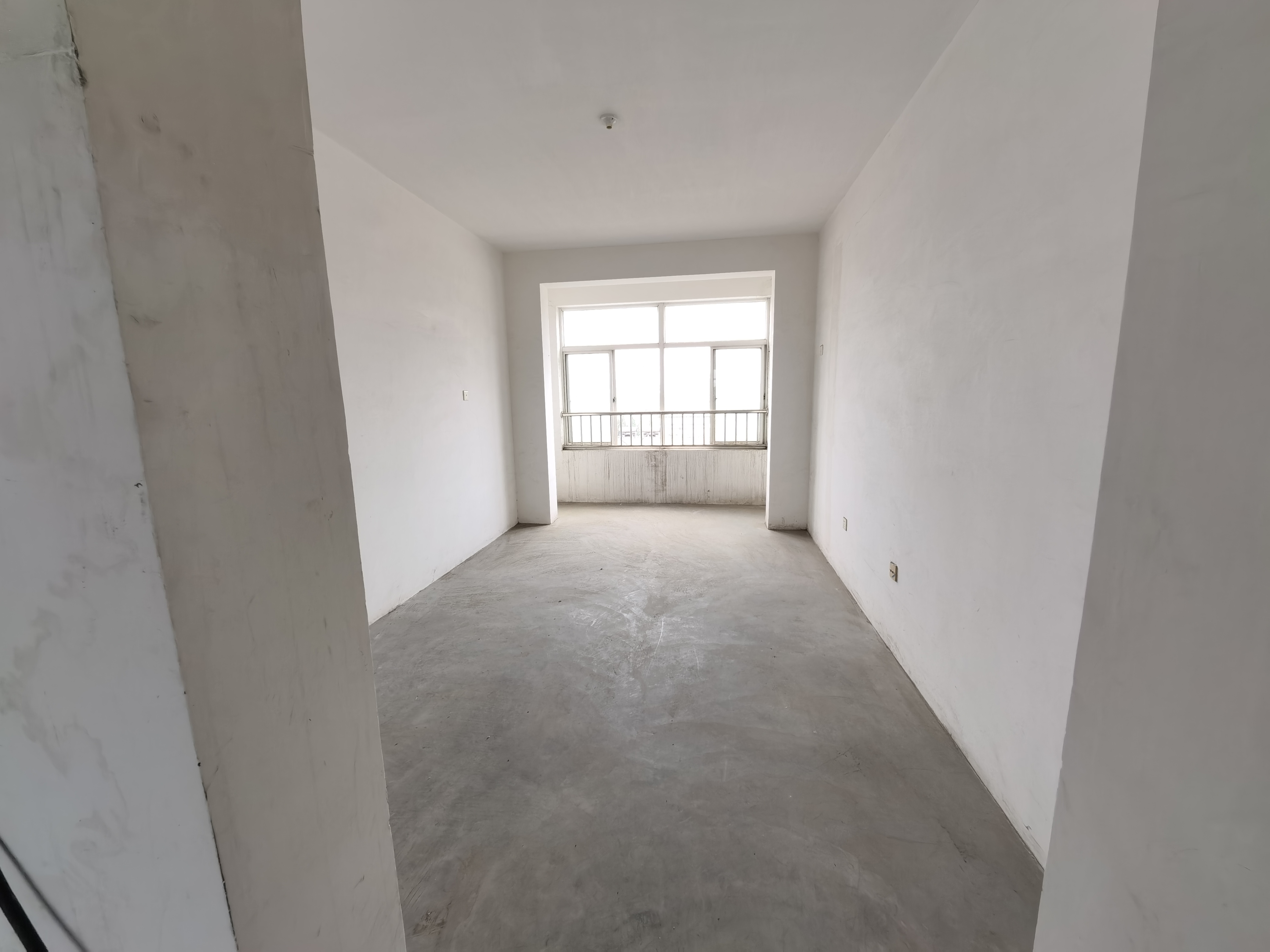 启秀花园 4室1厅2卫 212m&sup2;