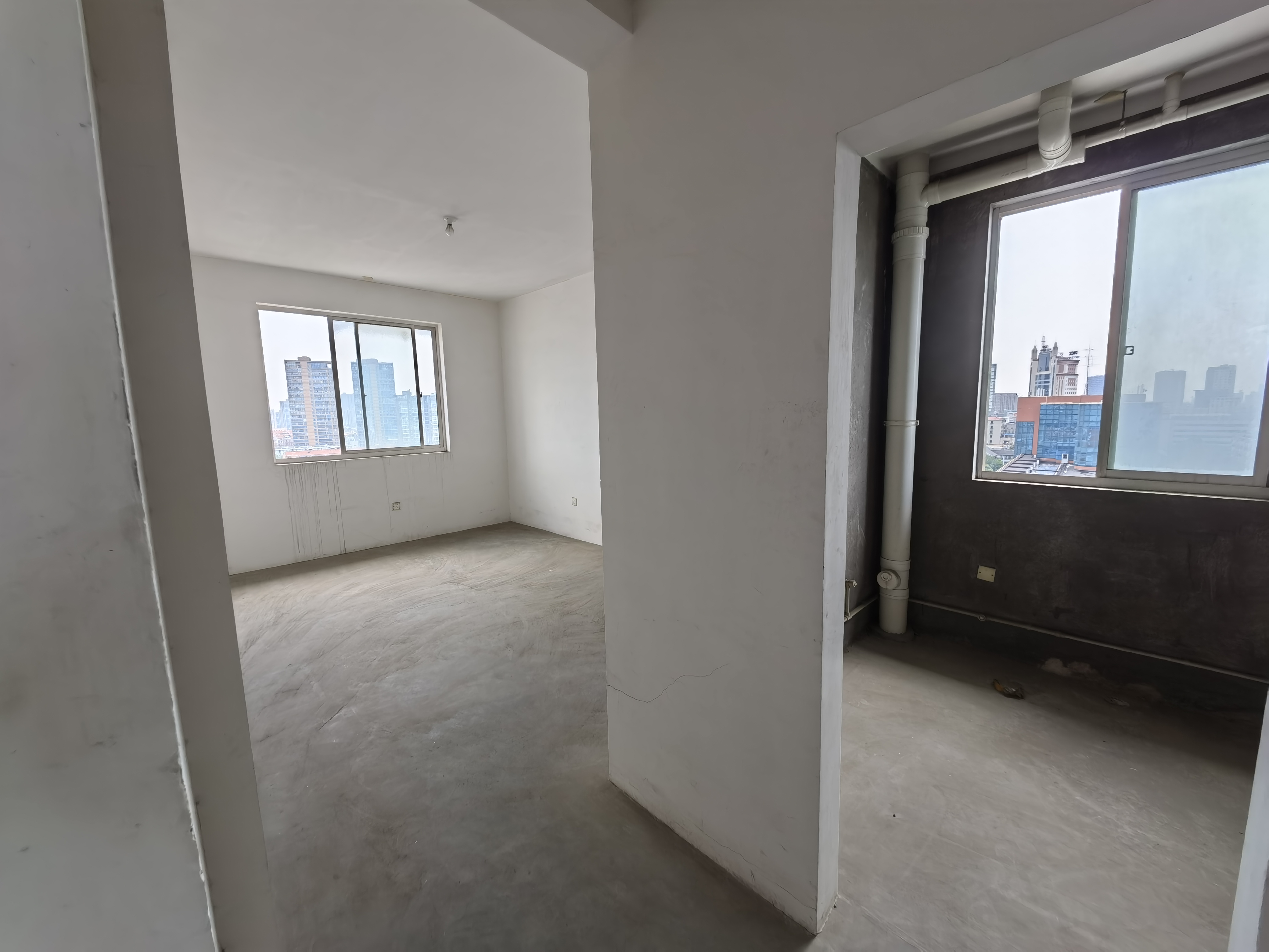 启秀花园 4室1厅2卫 212m&sup2;