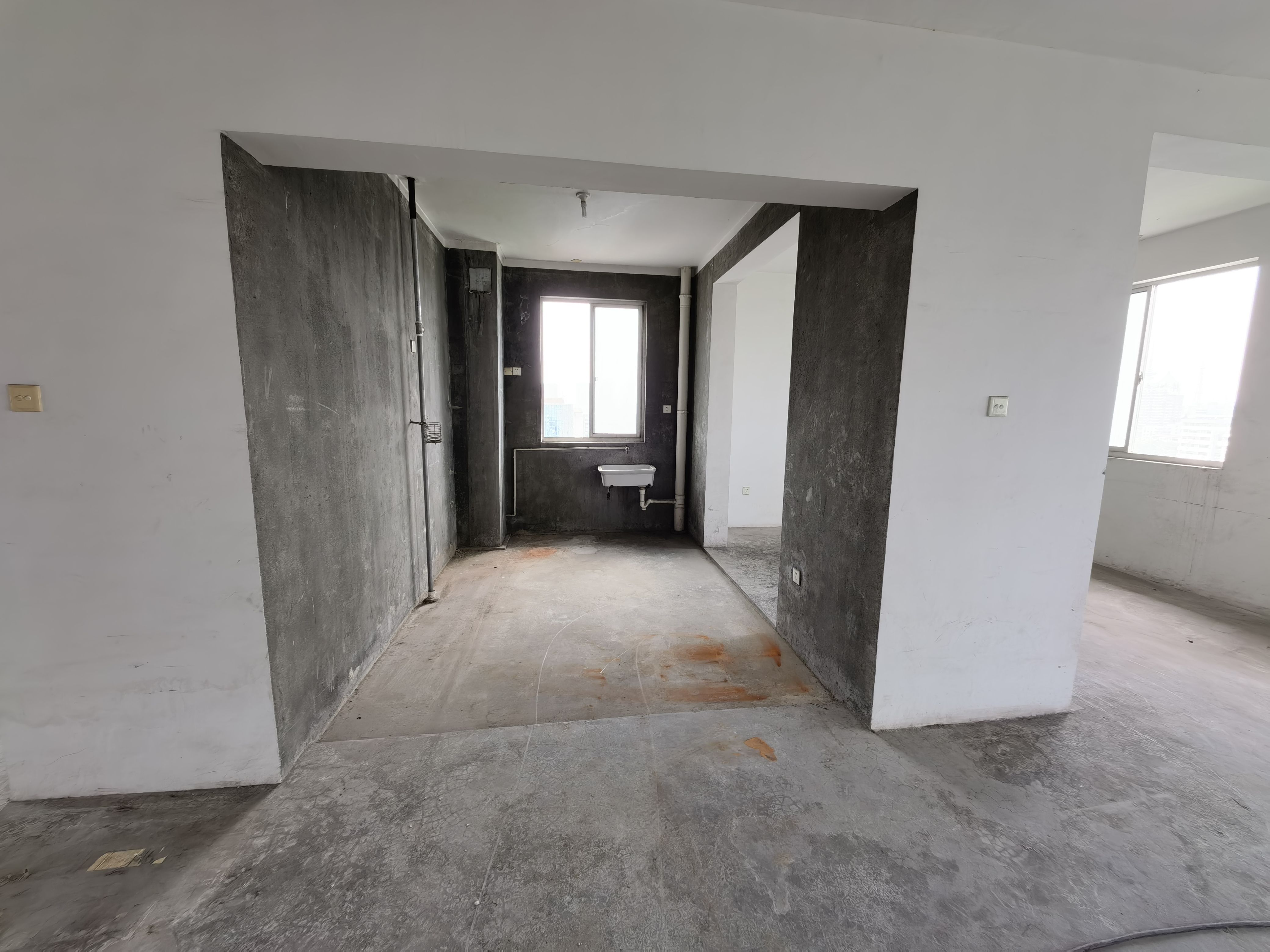 启秀花园 4室1厅2卫 212m&sup2;