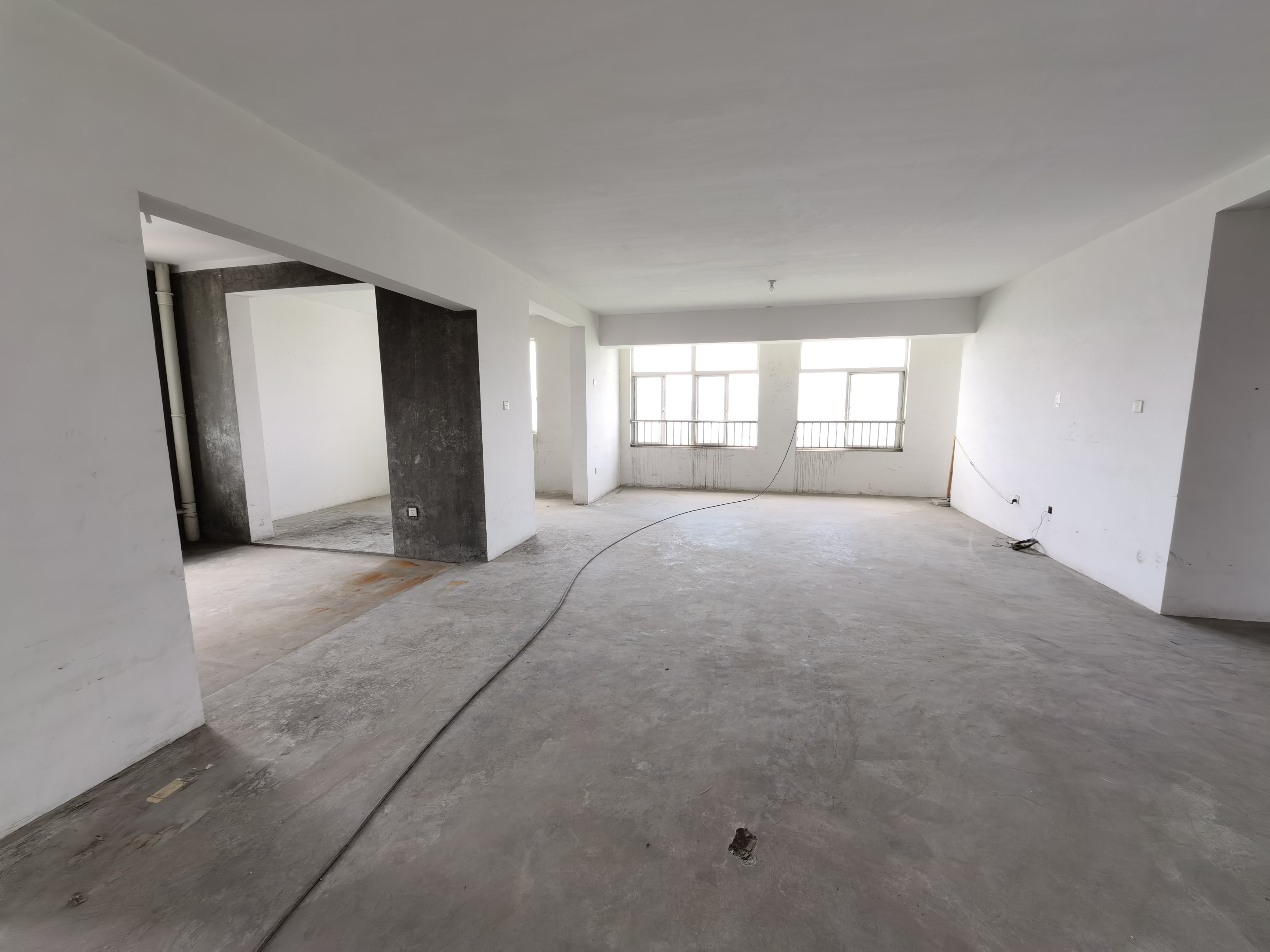 启秀花园 4室1厅2卫 212m&sup2;