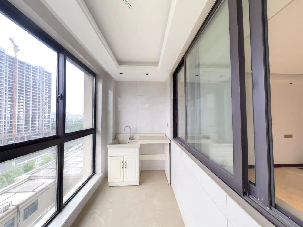 湖畔天下 3室2厅2卫 153.91m&sup2;