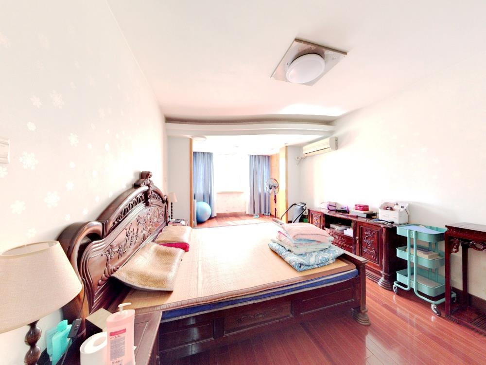 和兴花苑 7室3厅4卫 308.78m&sup2;