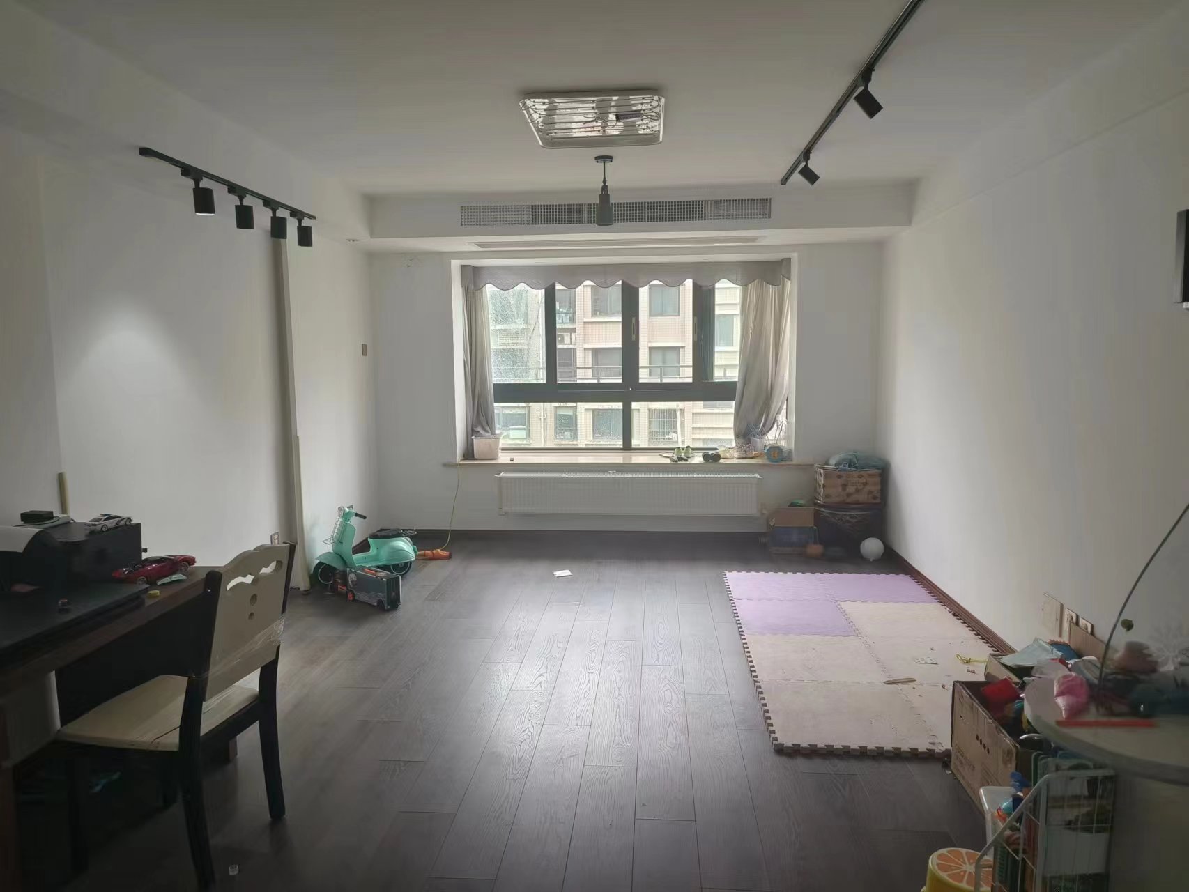 都市华城 3室2厅2卫 140.00m&sup2;