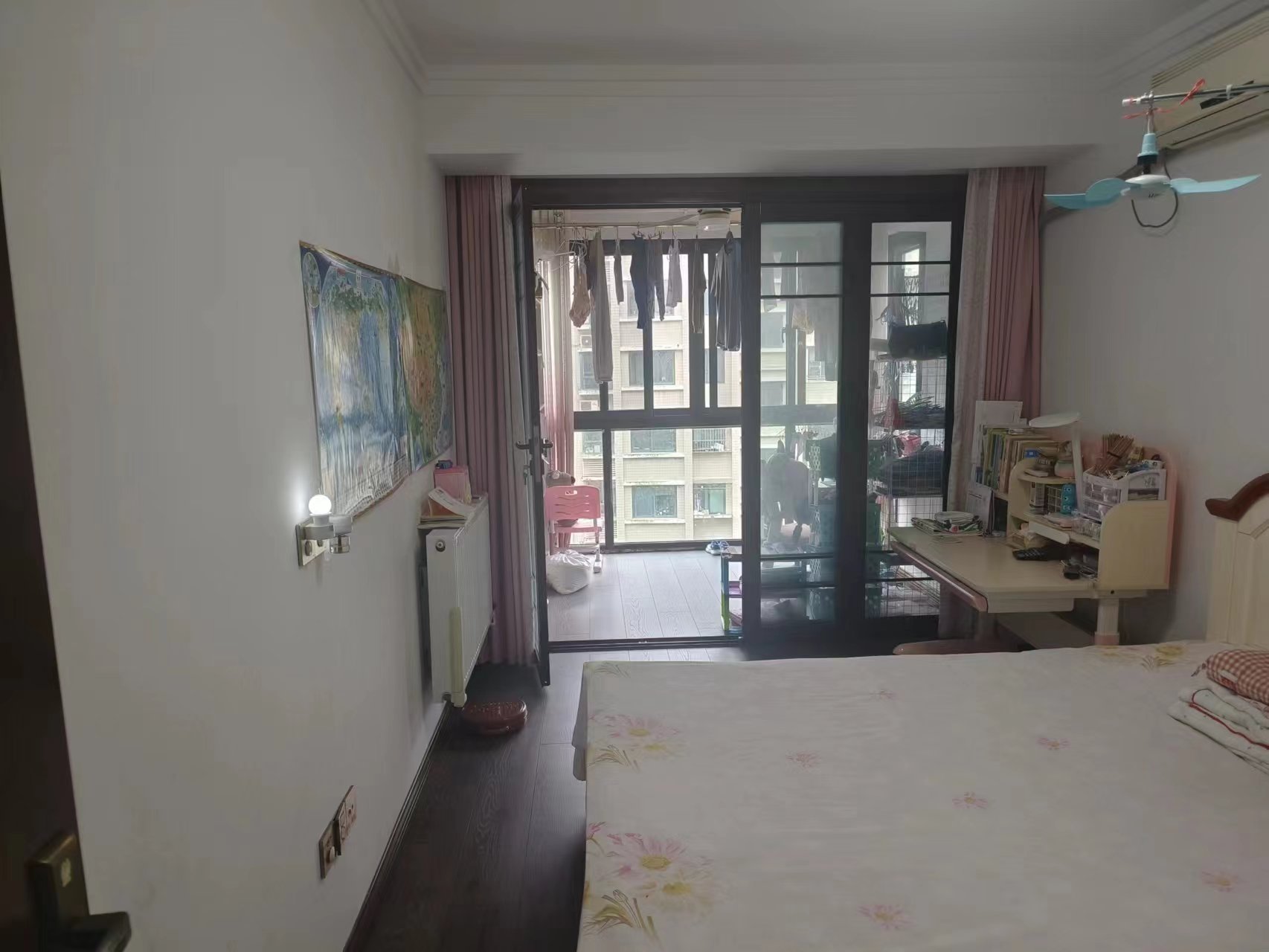 都市华城 3室2厅2卫 140.00m&sup2;