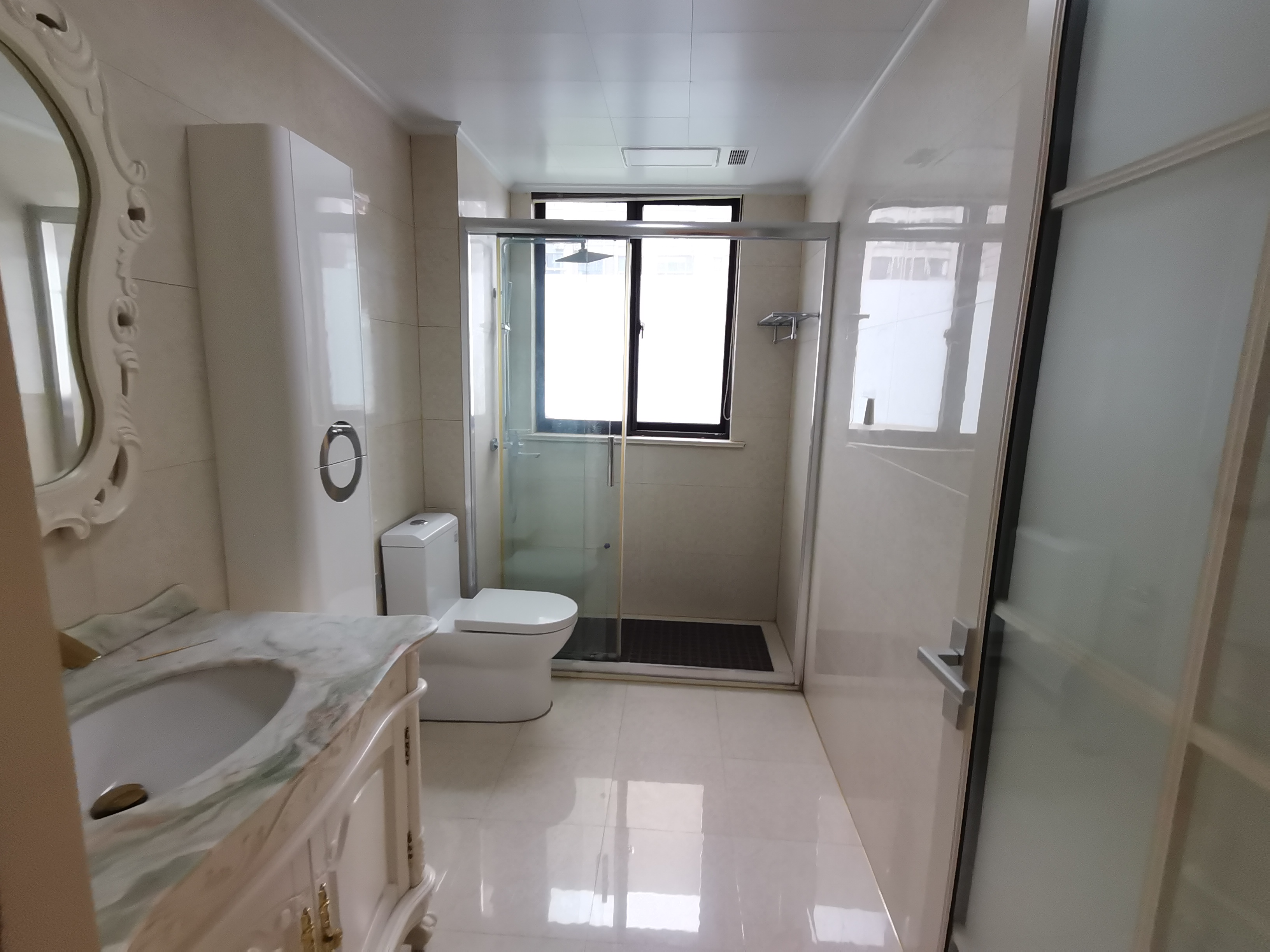万和华府 4室2厅2卫 190m&sup2;