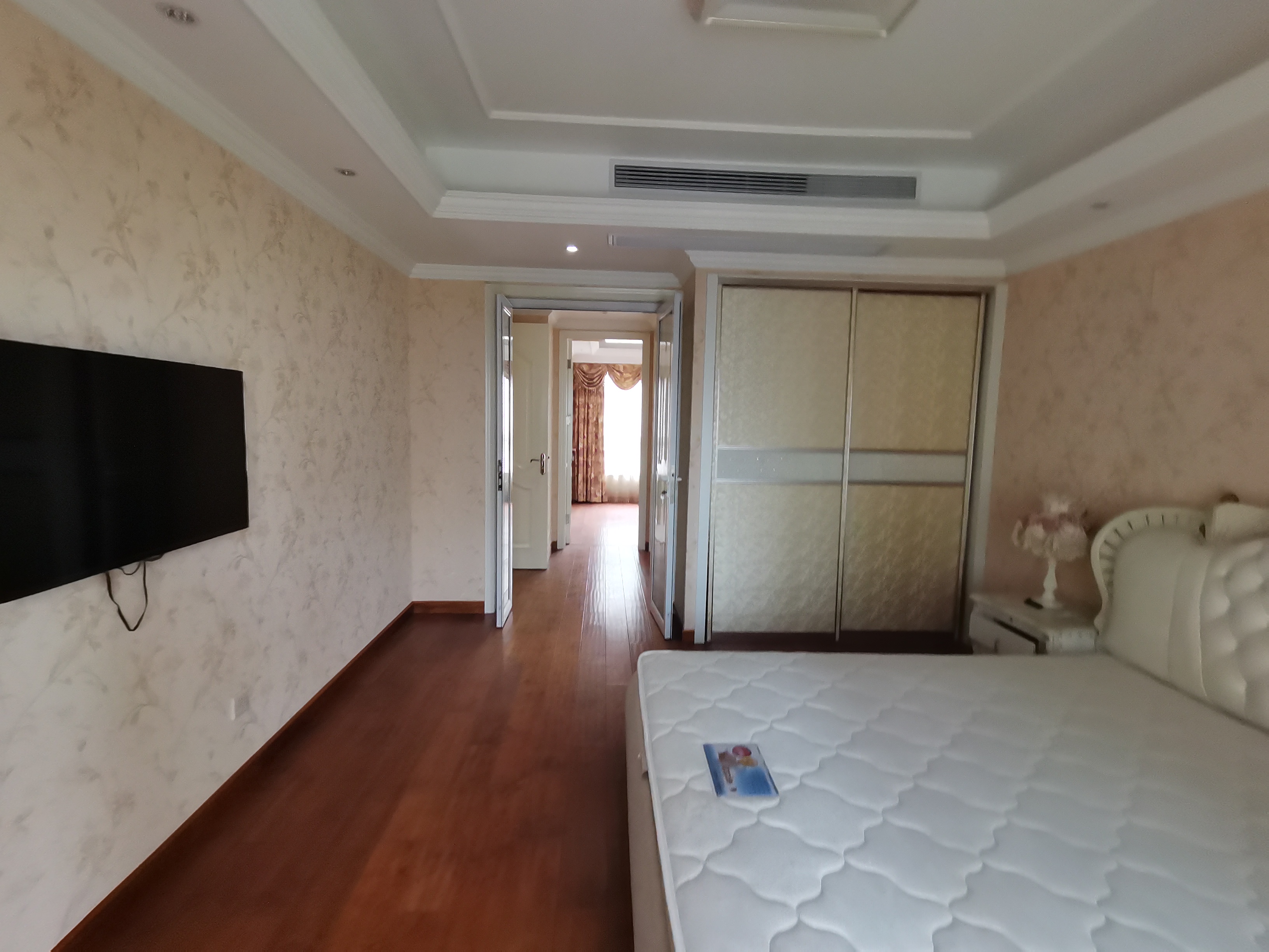 万和华府 4室2厅2卫 190m&sup2;