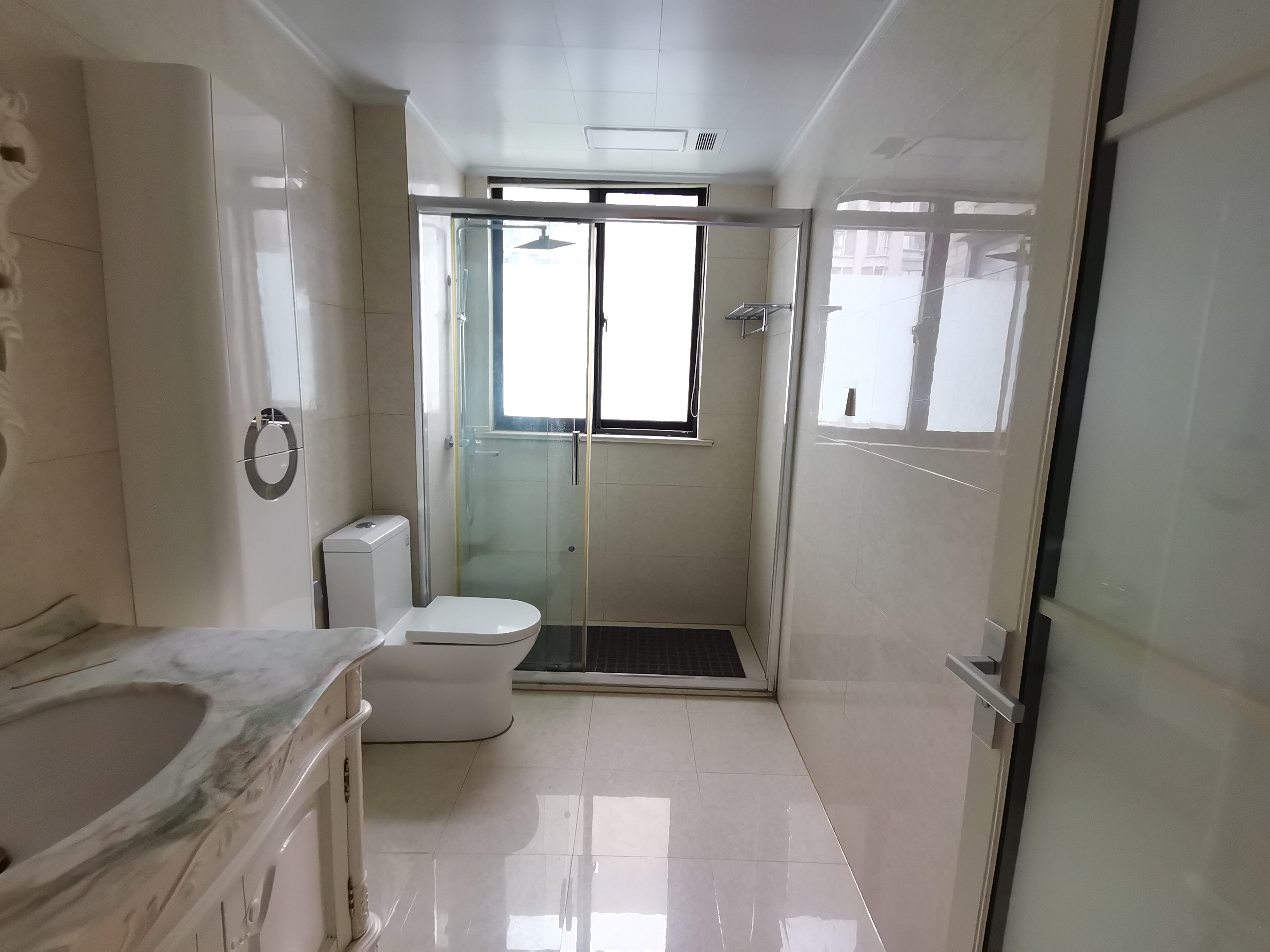 万和华府 4室2厅2卫 190m&sup2;