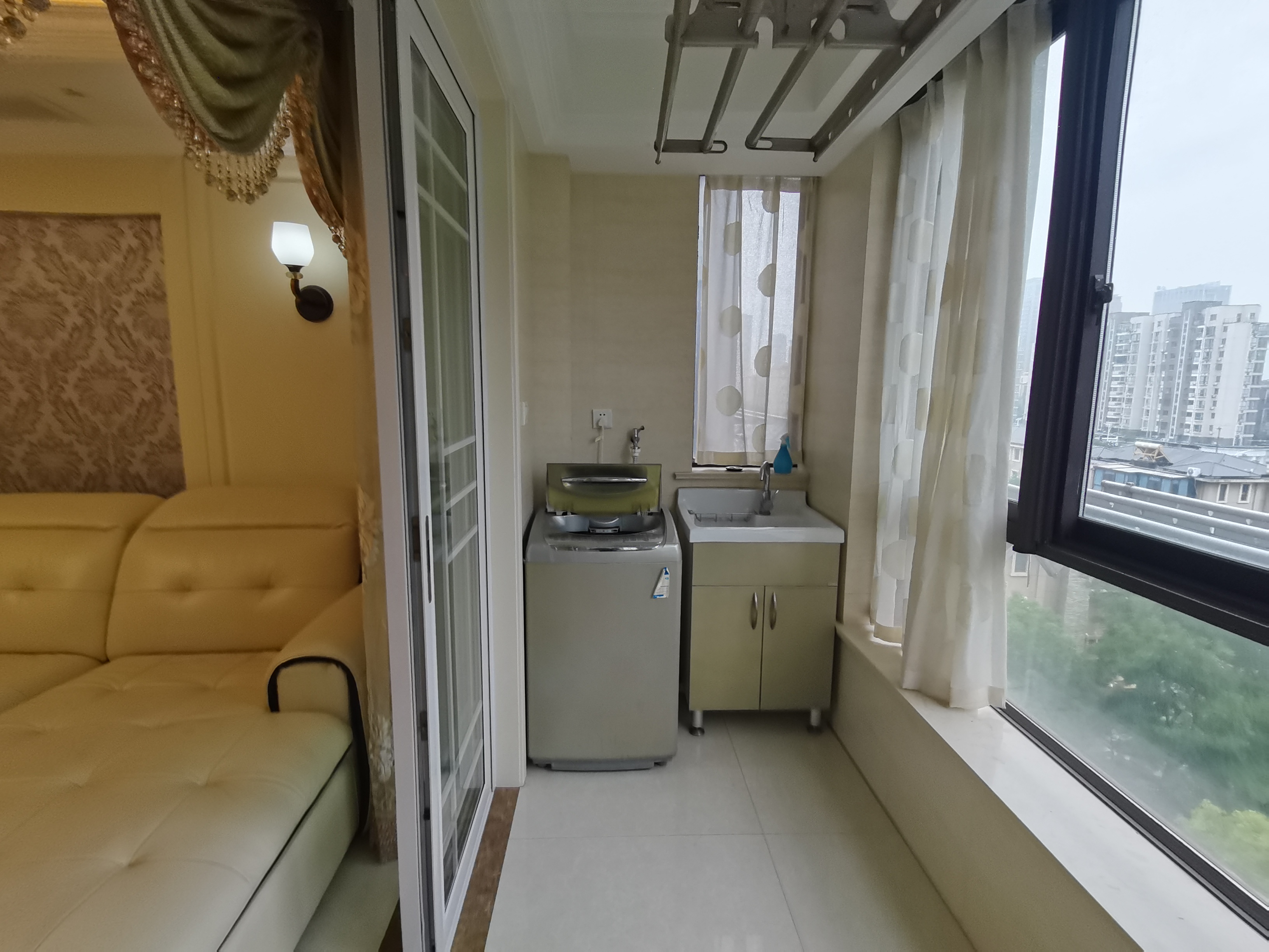 万和华府 4室2厅2卫 190m&sup2;