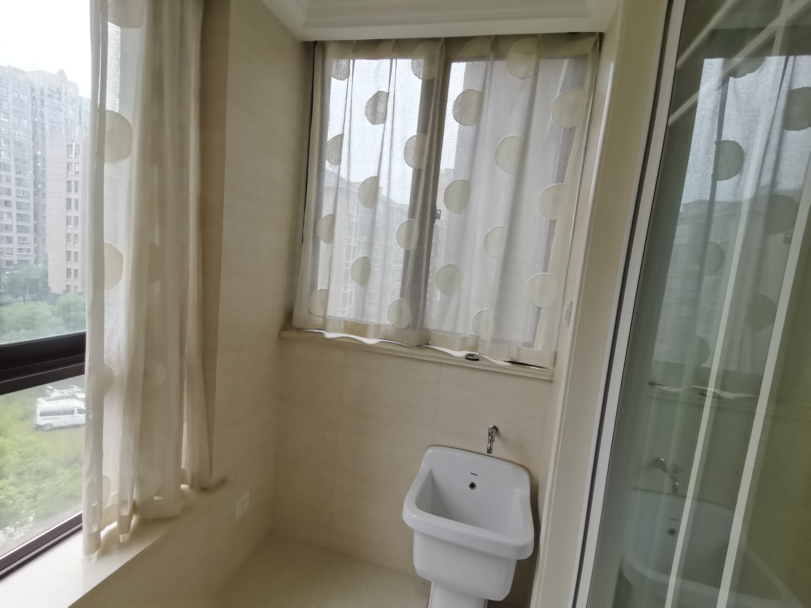 万和华府 4室2厅2卫 190m&sup2;