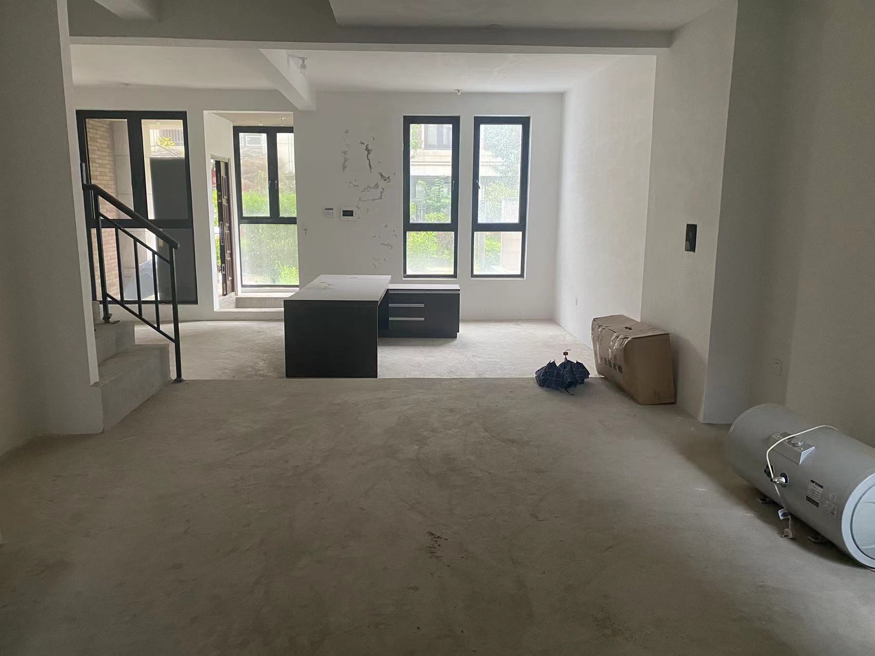 山水壹号 3室2厅3卫 270.00m&sup2;