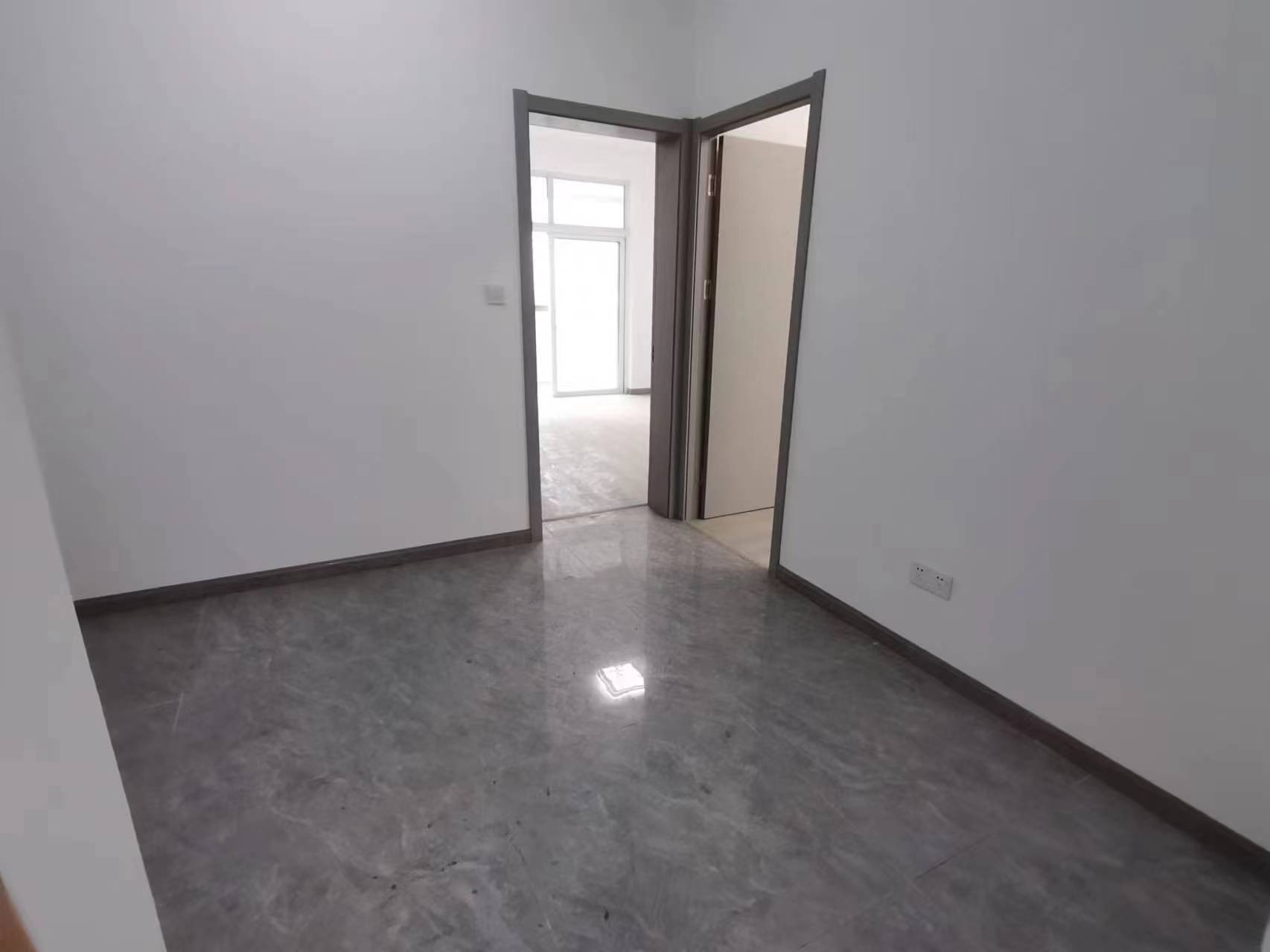 泰山公寓 1室1厅1卫 60.23m²