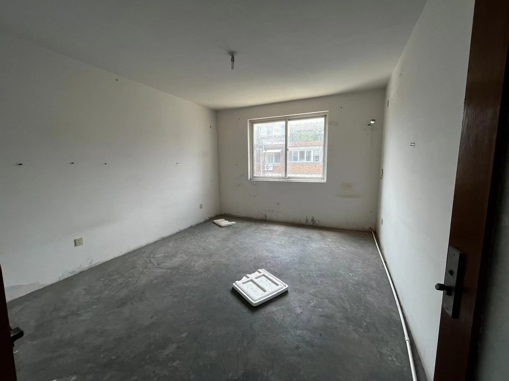 滨江花园 6室1厅2卫 210m&sup2;