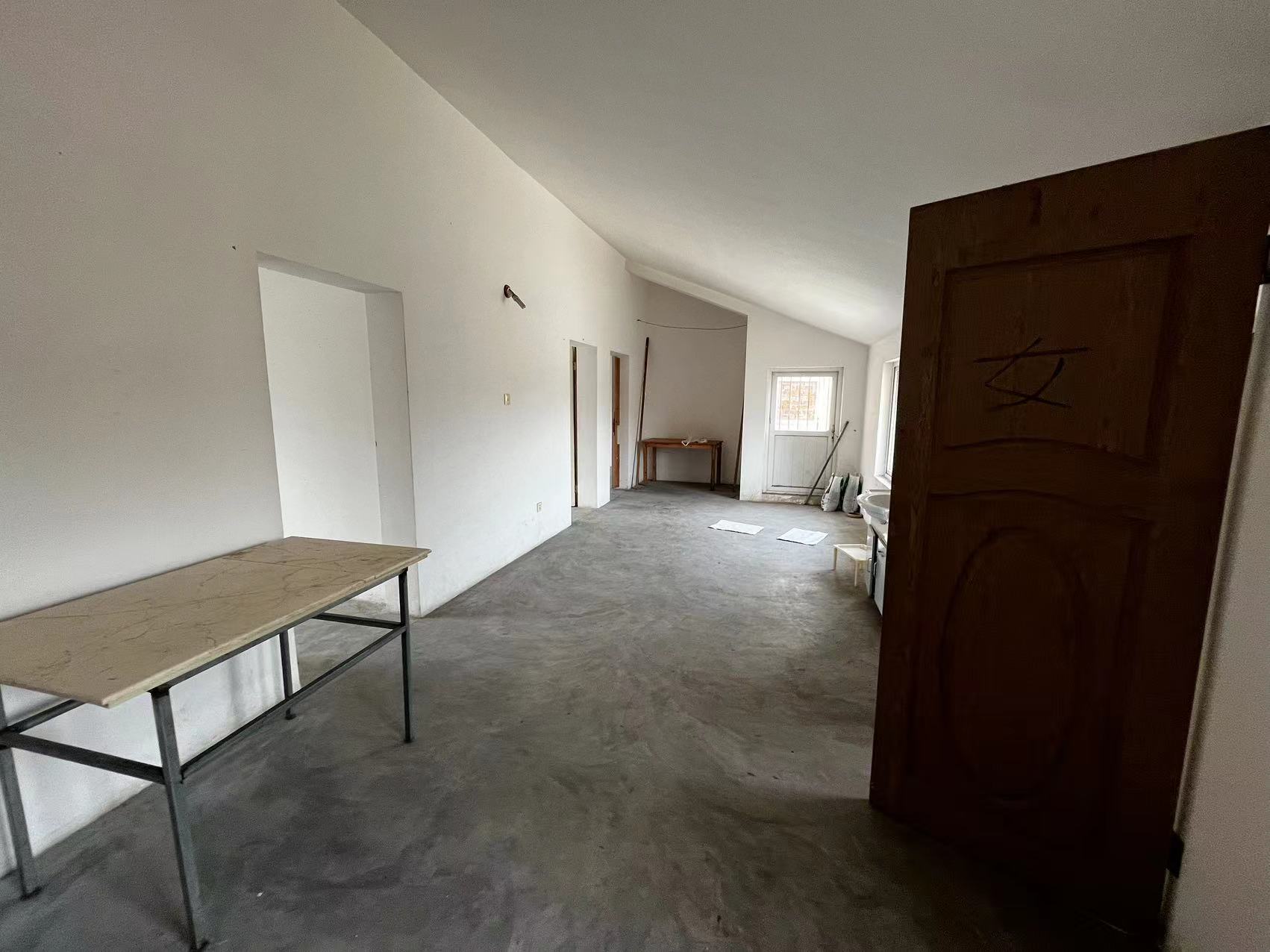 滨江花园 6室1厅2卫 210m&sup2;