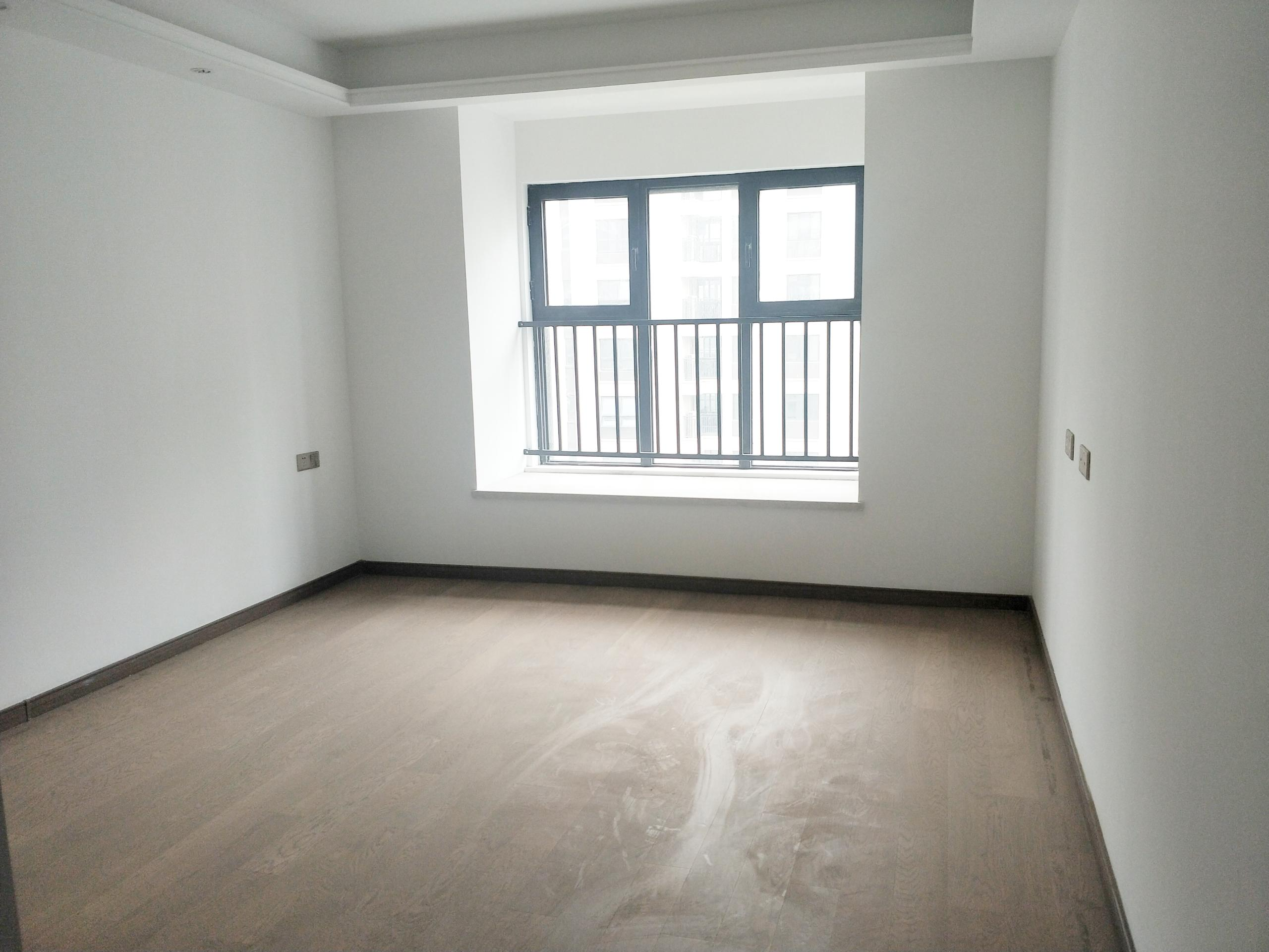 中海上东区 4室2厅2卫 140m&sup2;