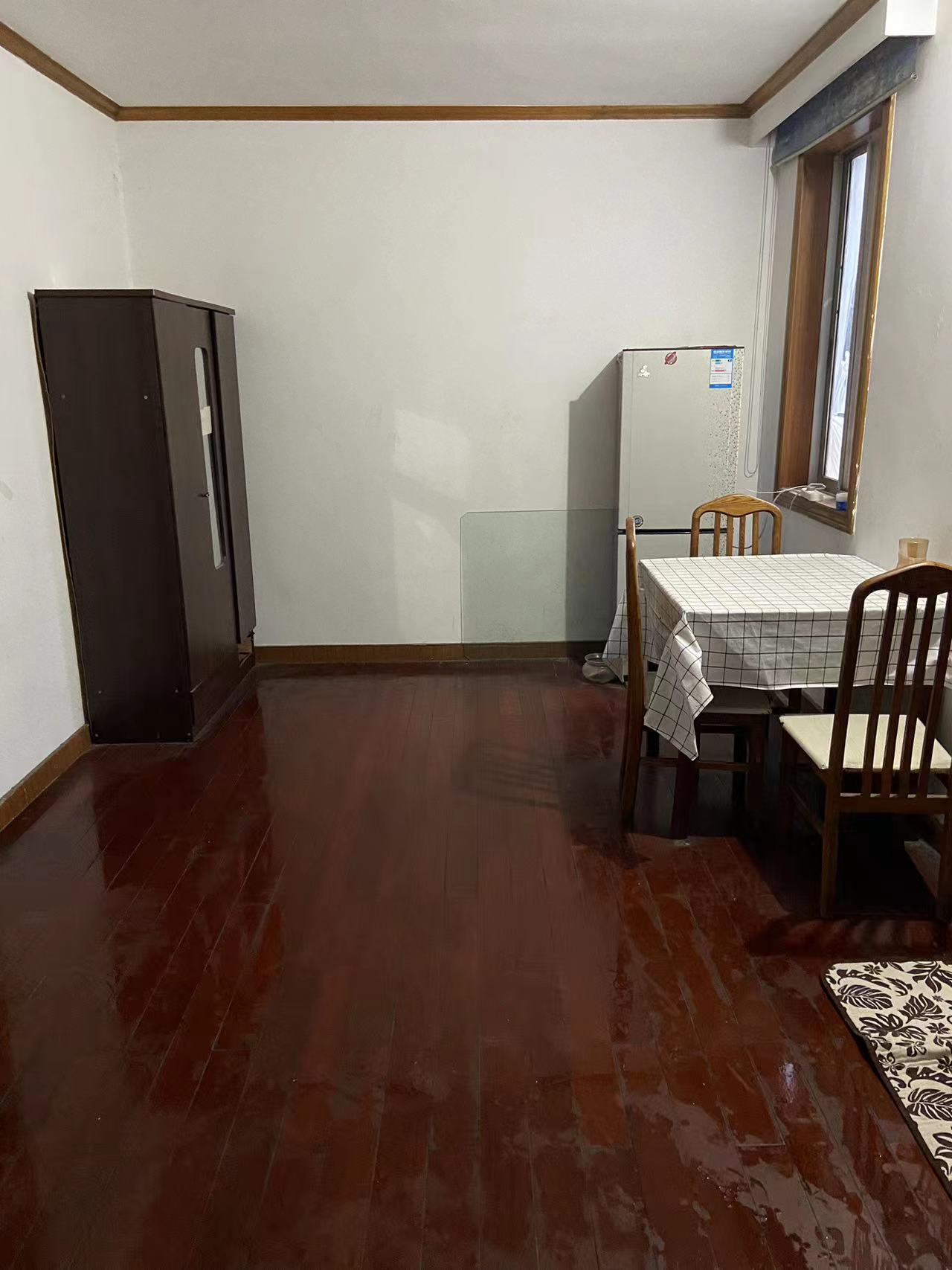 南川园新村 2室1厅1卫 70m&sup2;
