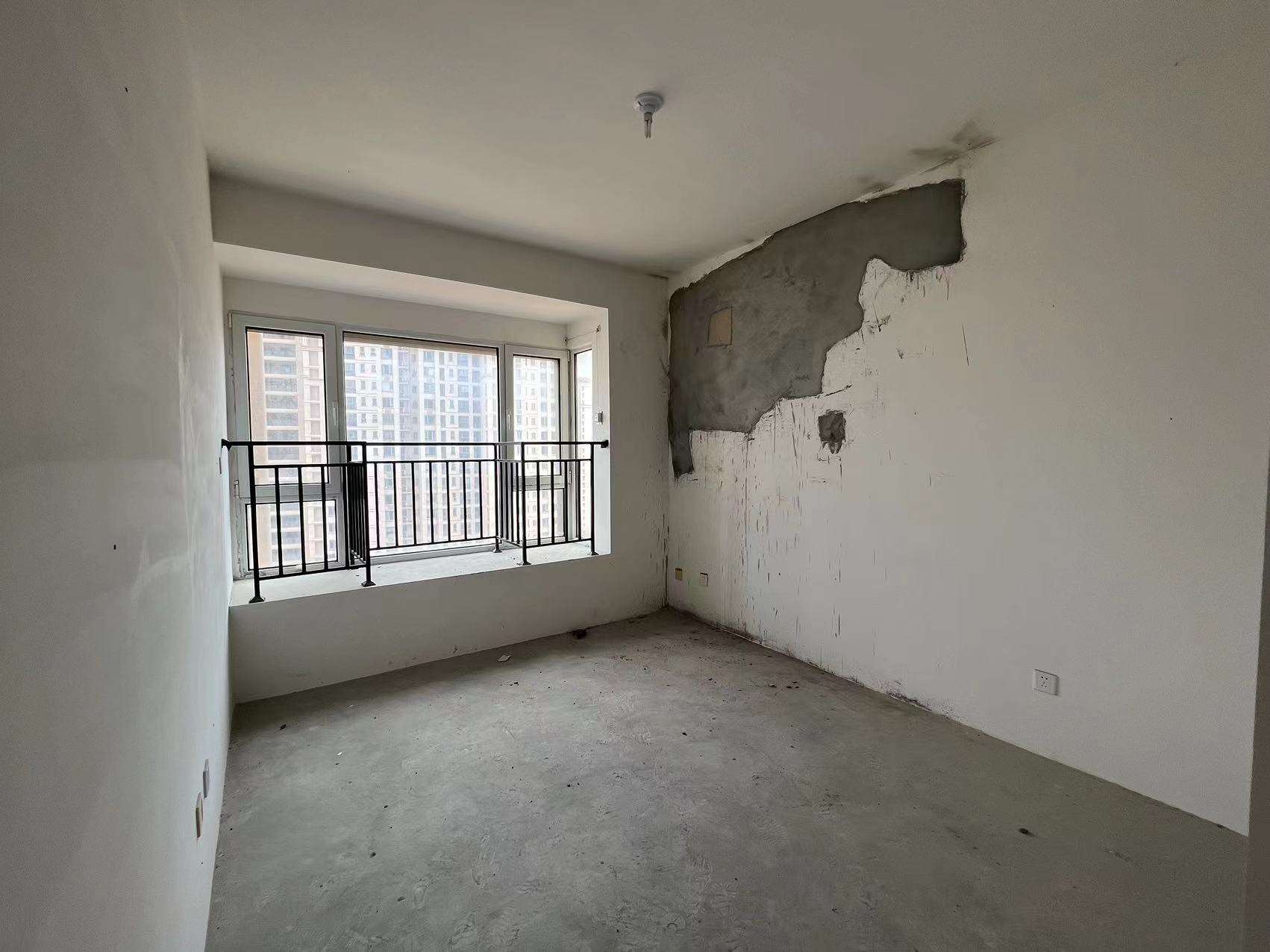 中南世纪花城三期 3室2厅2卫 139.00m&sup2;