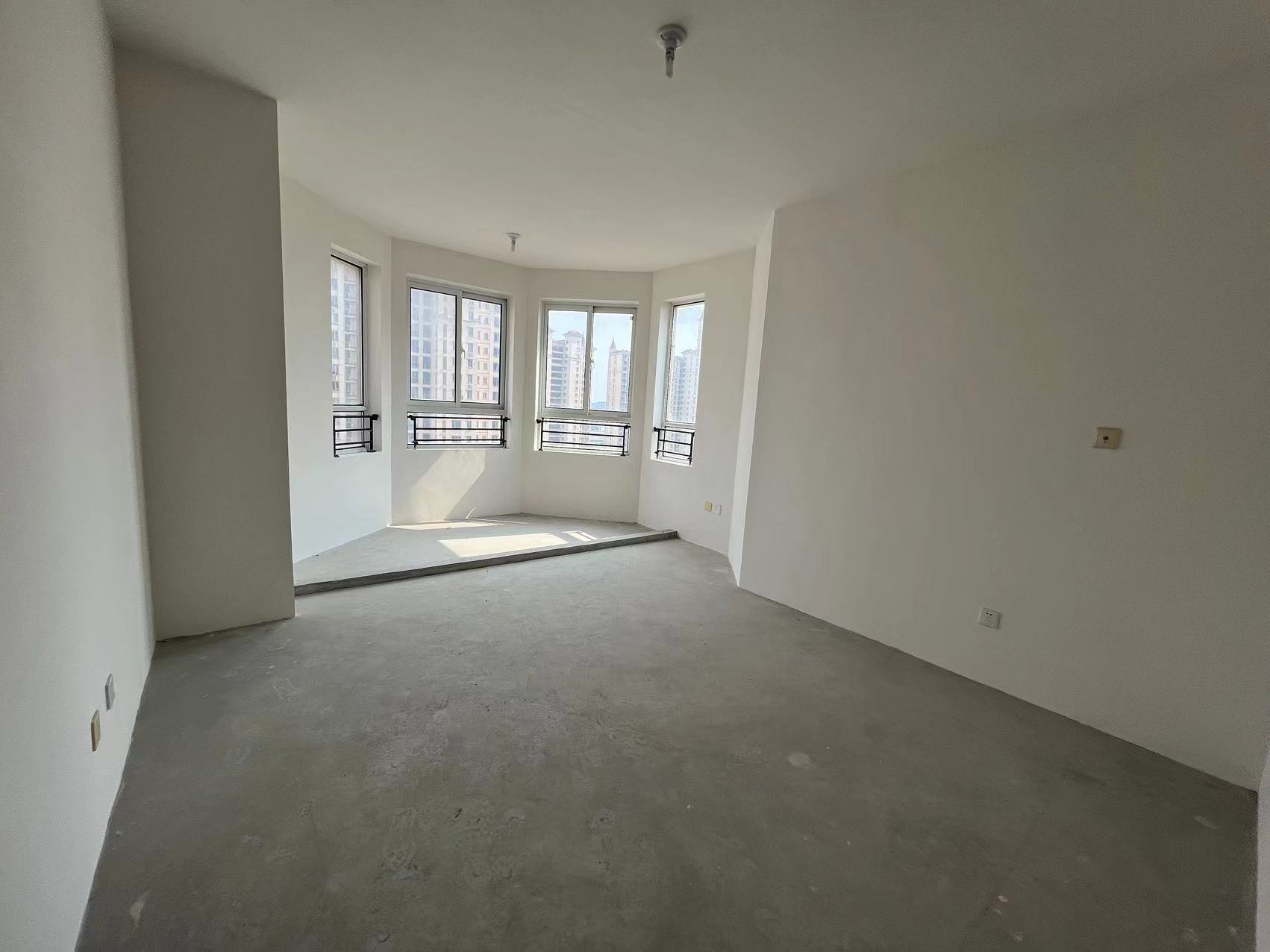 中南世纪花城三期 3室2厅2卫 139.00m&sup2;