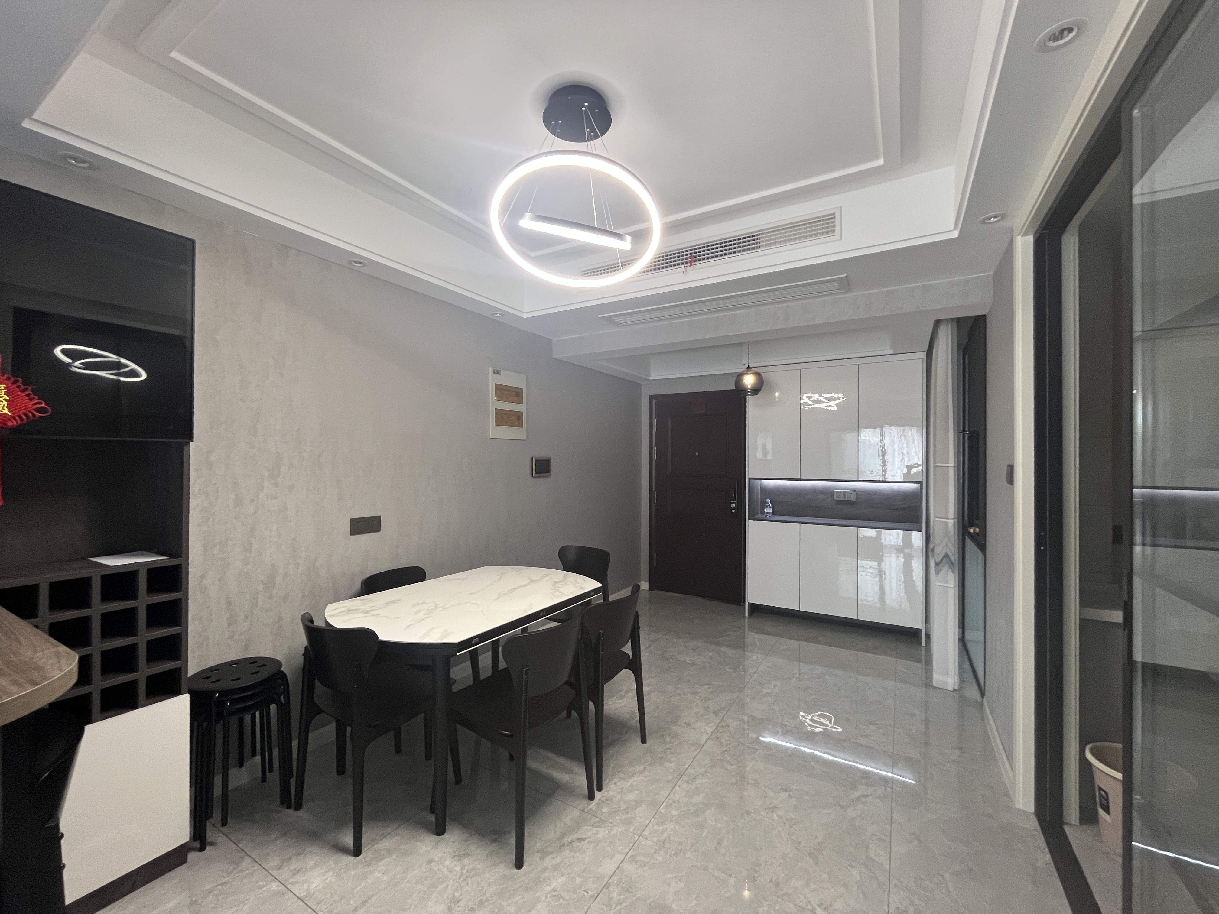 华强城 3室2厅1卫 107m²