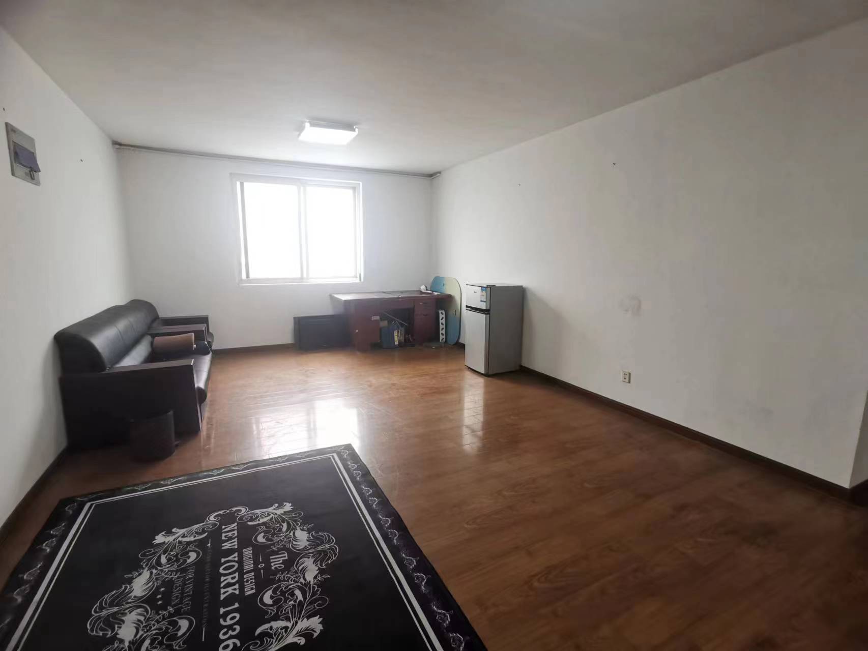 秦灶新村南区 3室2厅2卫 130m&sup2;